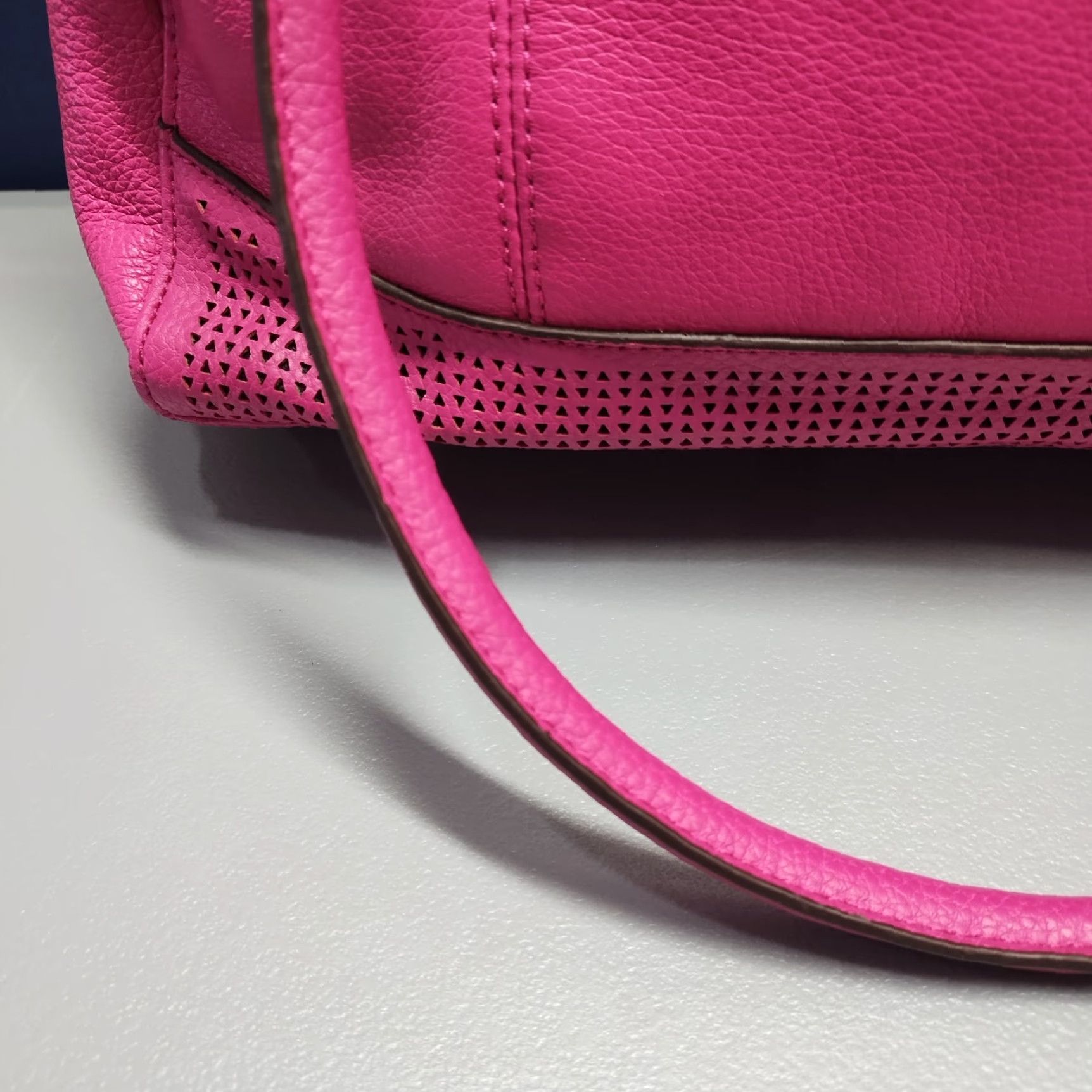 Doublet VINTAGE Tignanello Shoulder Bag Women Pink Solid Pebbled Lined Double Handle Size ONE SIZE - 6 Thumbnail