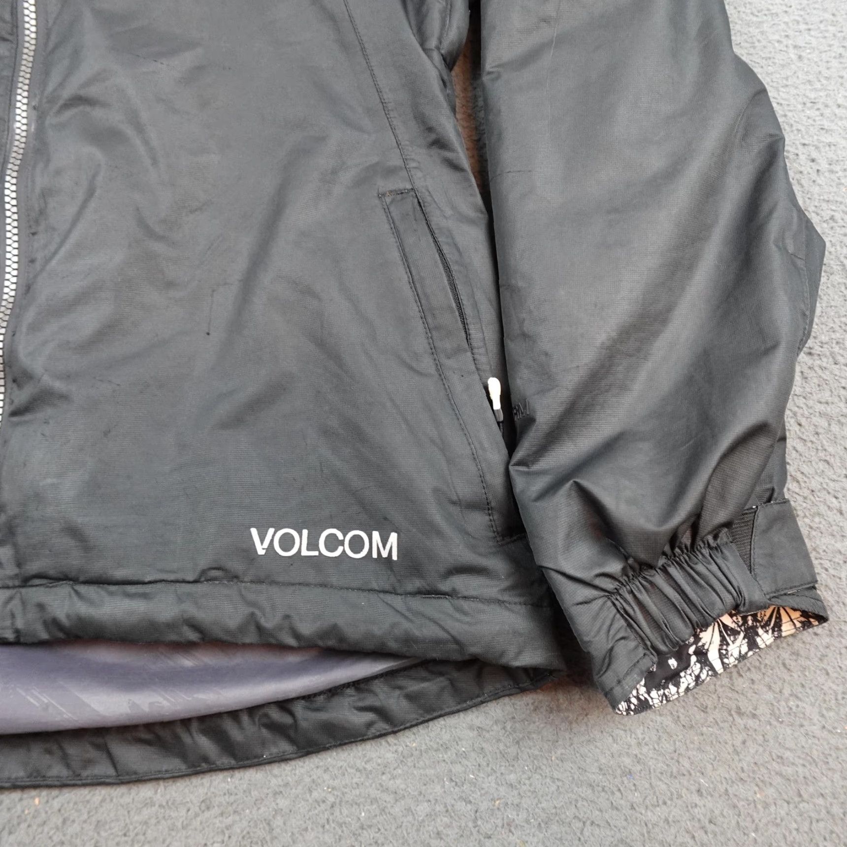 Volcom Volcom Jacket Womens Medium Black Hooded Full Zip TDS Thermal Insulated EQS Puffer, Softshell, Zip, Pockets, Lined, Wool? Size S / US 4 / IT 40 - 2 Thumbnail