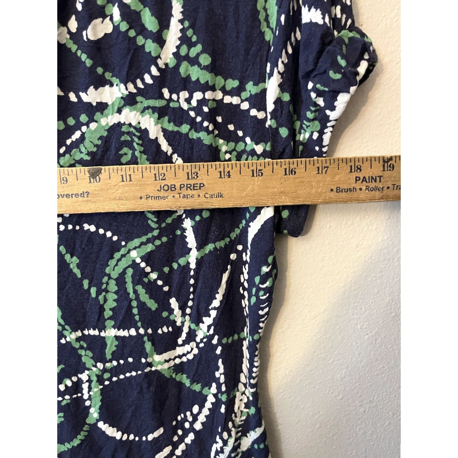 Banana Republic Banana Republic size medium Navy Geometric capped sleeve Blouse Size M / US 6-8 / IT 42-44 - 5 Thumbnail
