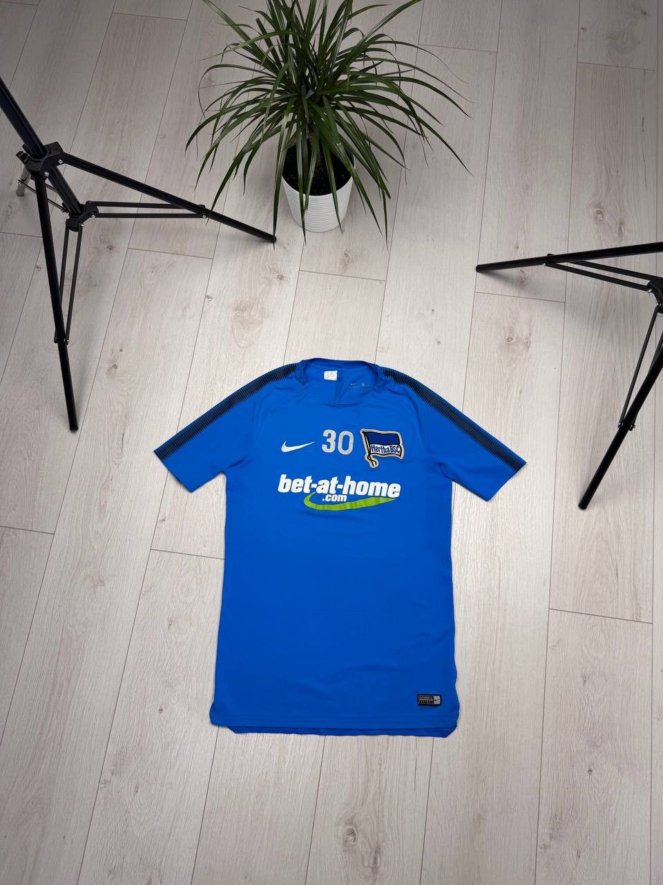Nike Nike 2017-18 Hertha Berlin Player Jersey Training Pre-match Size US M / EU 48-50 / 2 - 1 Thumbnail