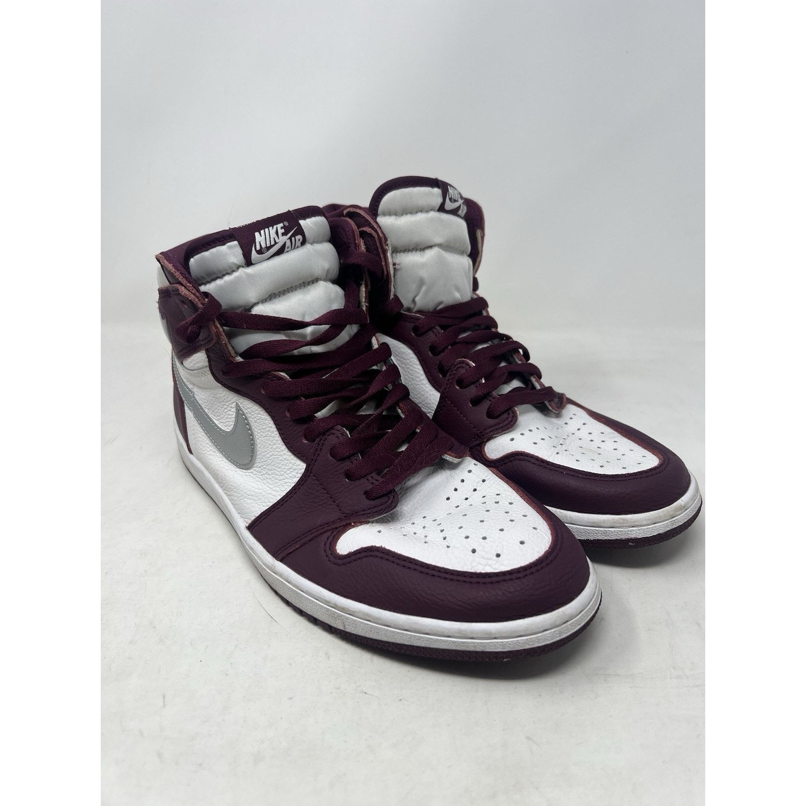 Nike Size 12 - Jordan 1 Retro High OG Bordeaux 555088-611 Size US 12 / EU 45 - 1 Thumbnail