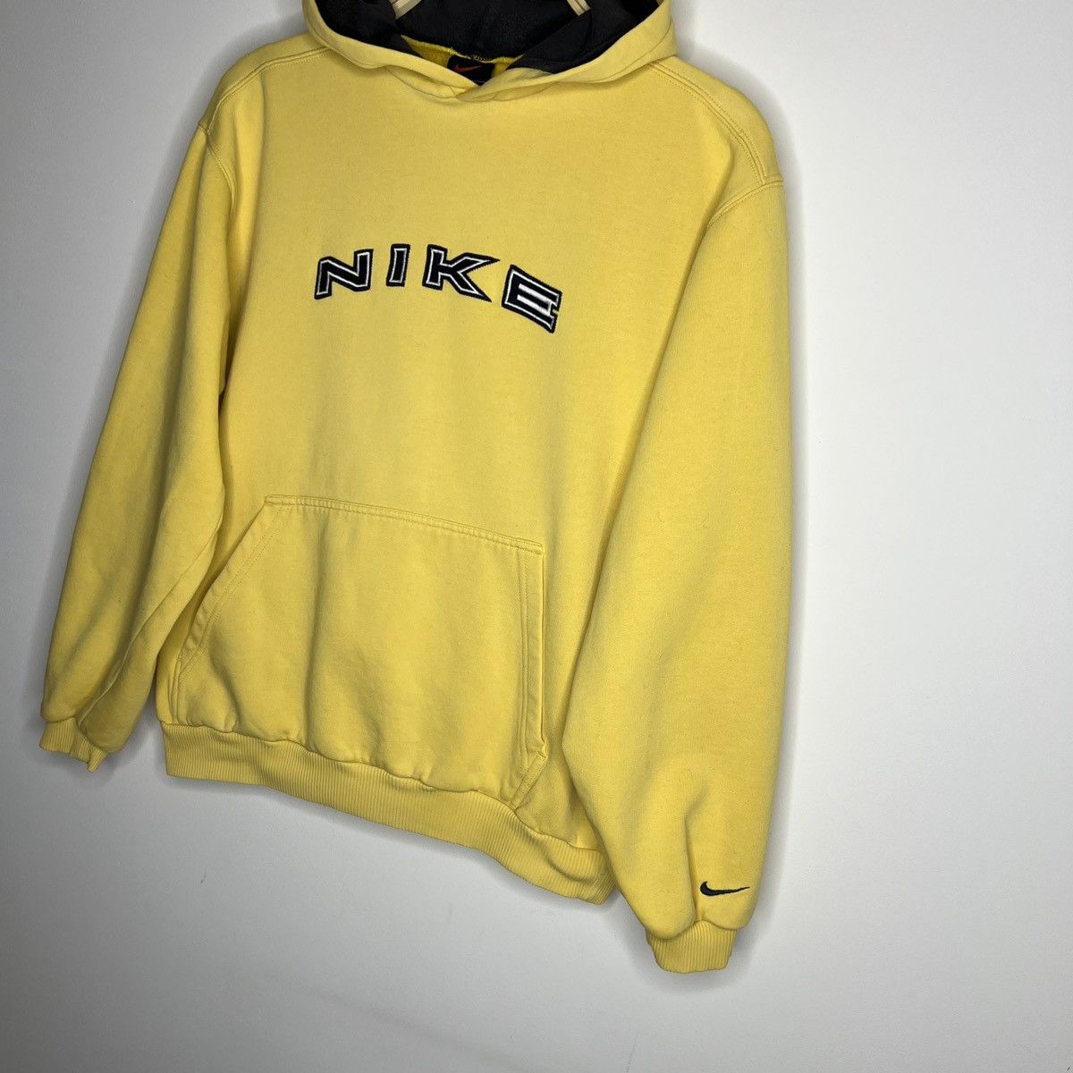 Nike × Vintage Vintage Nike Hoodie Sweatshirt Yellow Big Spellout Logo 90s Size US M / EU 48-50 / 2 - 2 Thumbnail