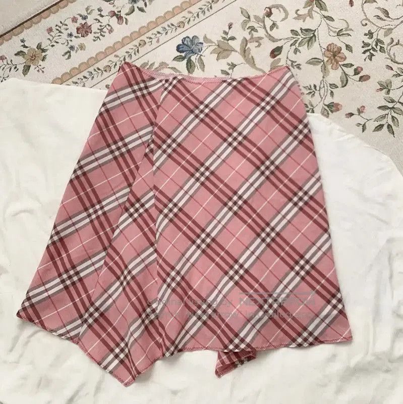 Burberry Burberry Pink Checked Wool Blend Skirt. Size 23" - 8 Thumbnail