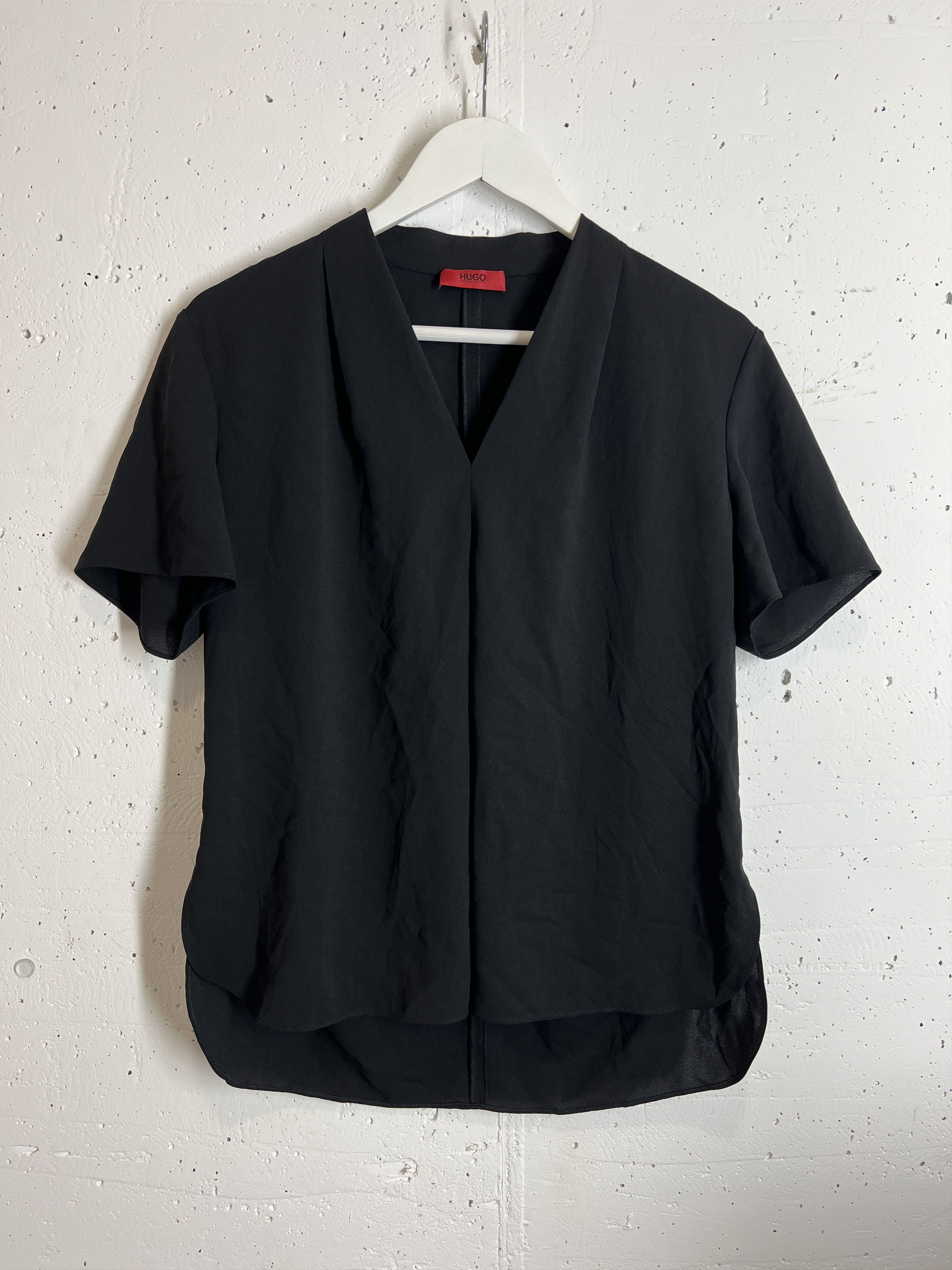 Hugo Boss Hugo Boss blouse Size M / US 6-8 / IT 42-44 - 1 Thumbnail