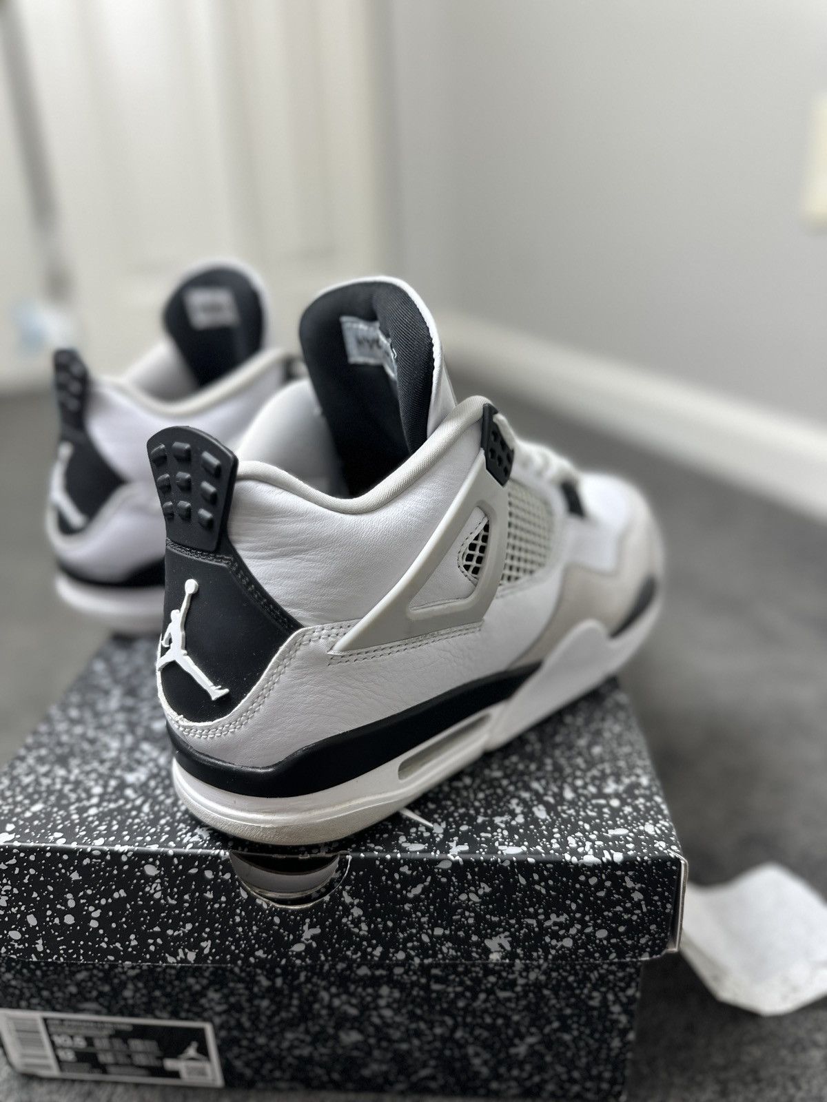 Jordan Brand Jordan 4 Retro- Military black Size US 10.5 / EU 43-44 - 15 Thumbnail