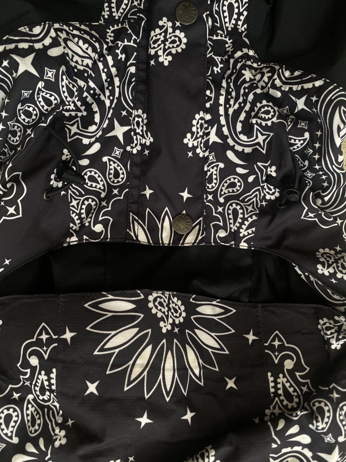 Supreme Cash Carti Era 2014 Supreme X TNF Paisley Jacket Size US L / EU 52-54 / 3 - 4 Thumbnail