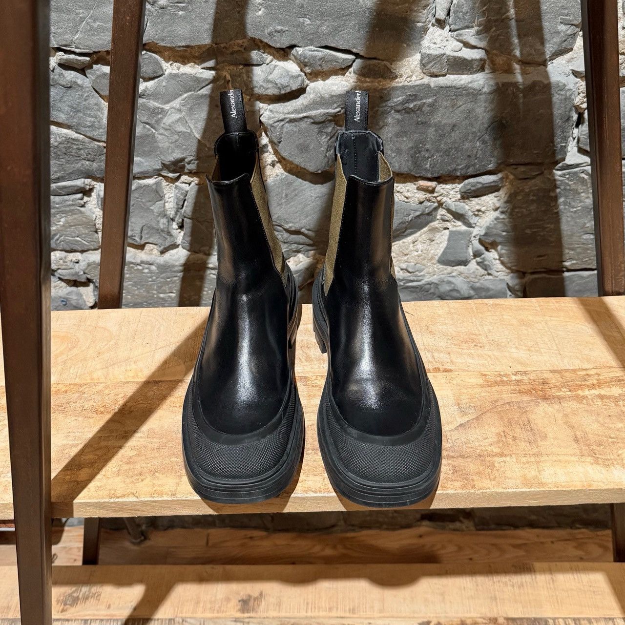 Alexander McQueen Alexander McQueen Black Leather Khaki Tread Chelsea Boots Size US 6 / EU 39 - 4 Thumbnail