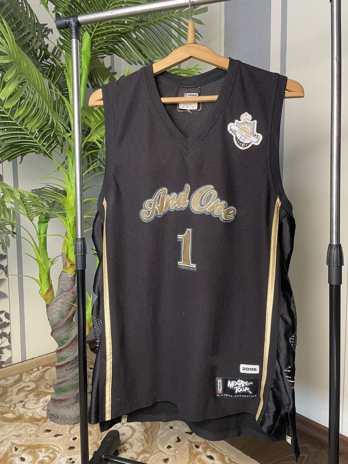 Rap Tees Vintage And1 Mixtape Tour 2005 Hot Souce Basketball Jersey Size US L / EU 52-54 / 3 - 1 Thumbnail
