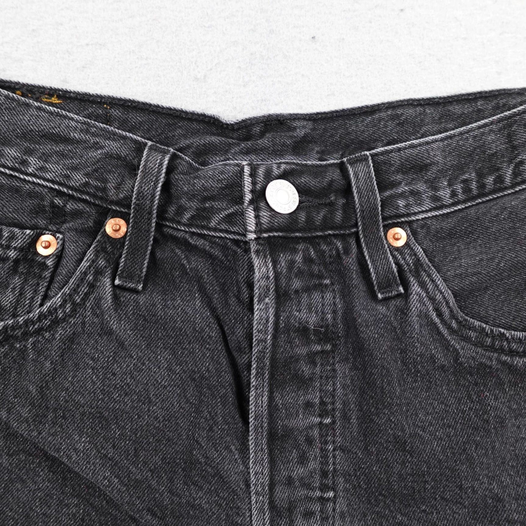 Levi's Levis Shorts Womens 27 Black 501 Denim Jorts Button Fly Frayed Distressed Size 27" / US 4 / IT 40 - 2 Thumbnail