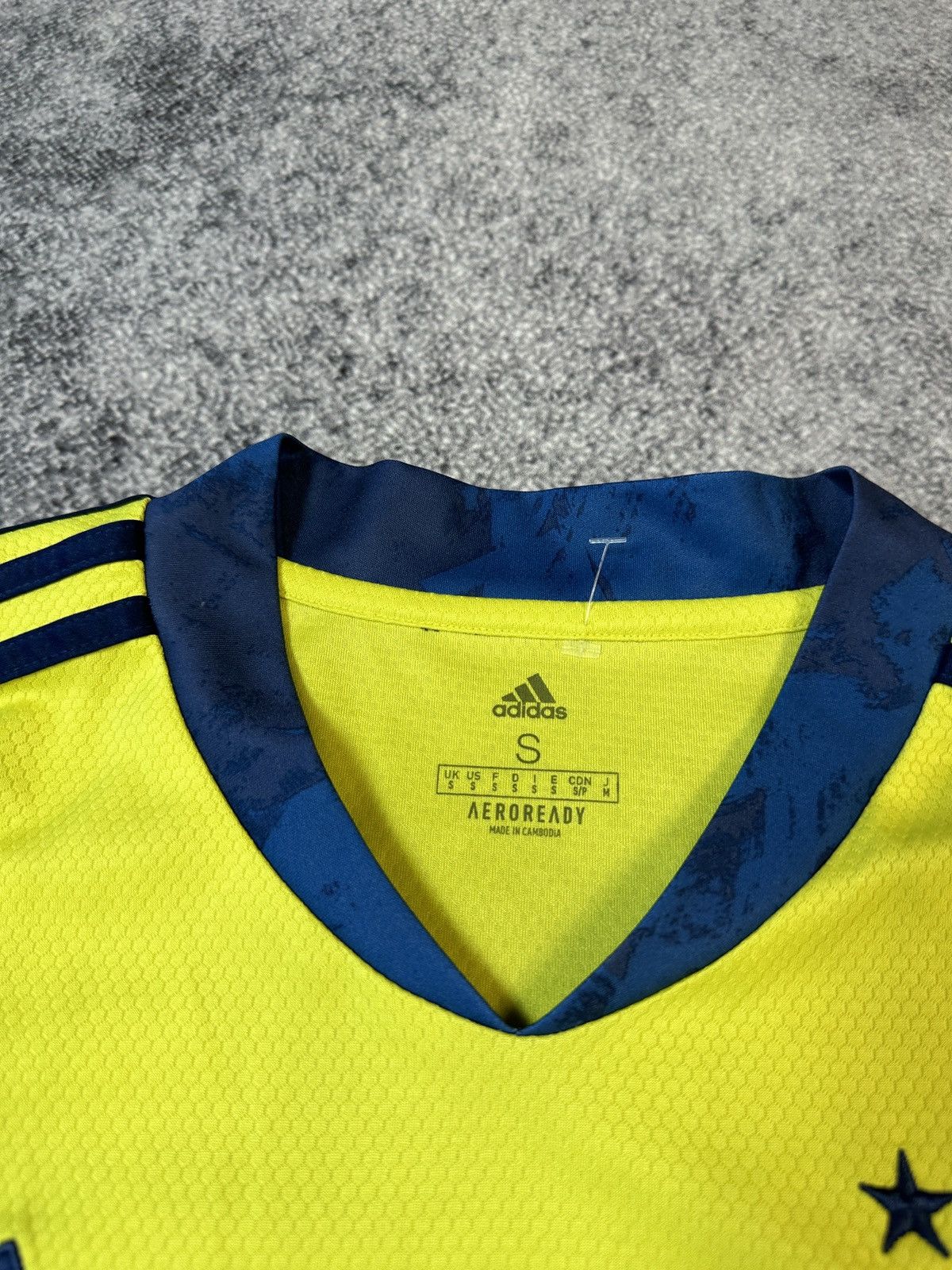 Adidas Adidas Juventus 20/21 Soccer Jersey Blokecore S Rare Casual Size US S / EU 44-46 / 1 - 3 Thumbnail