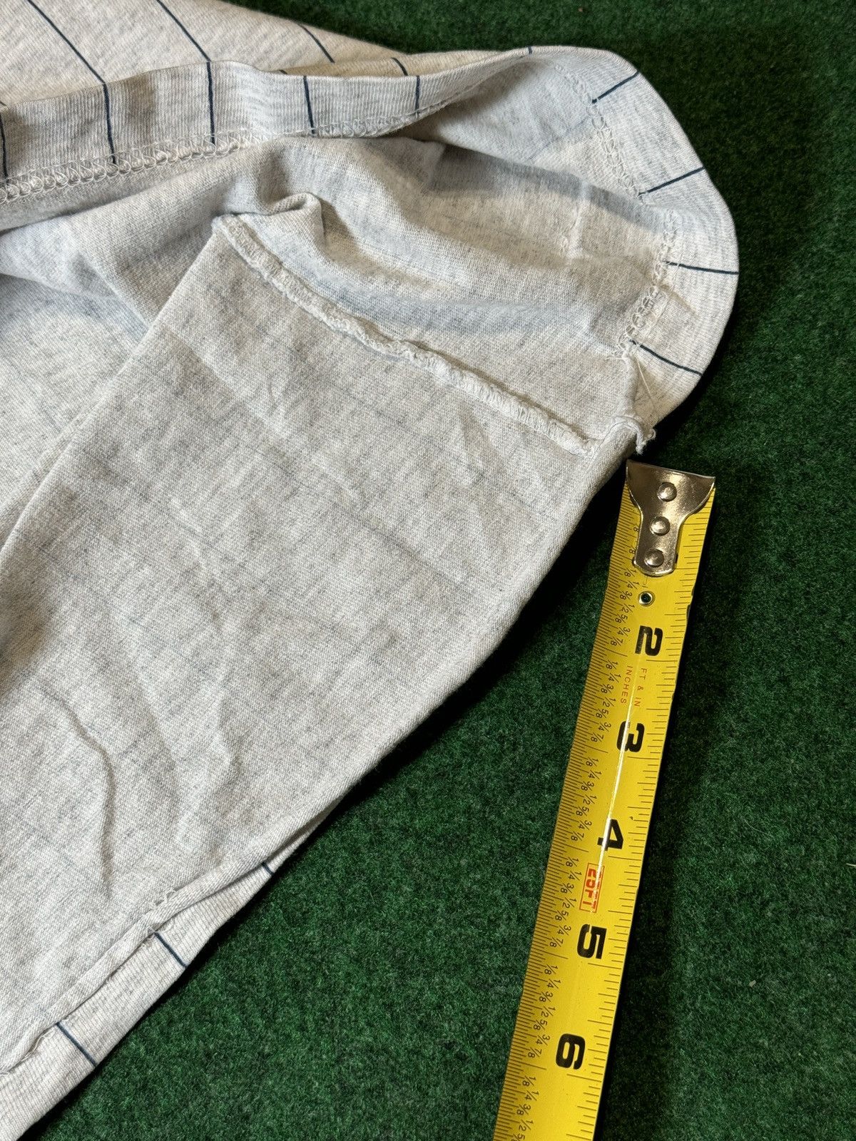 Nutmeg × Vintage Vintage 90s New York Yankees Nutmeg Mills Pinstripe T Shirt Size US M / EU 48-50 / 2 - 8 Thumbnail