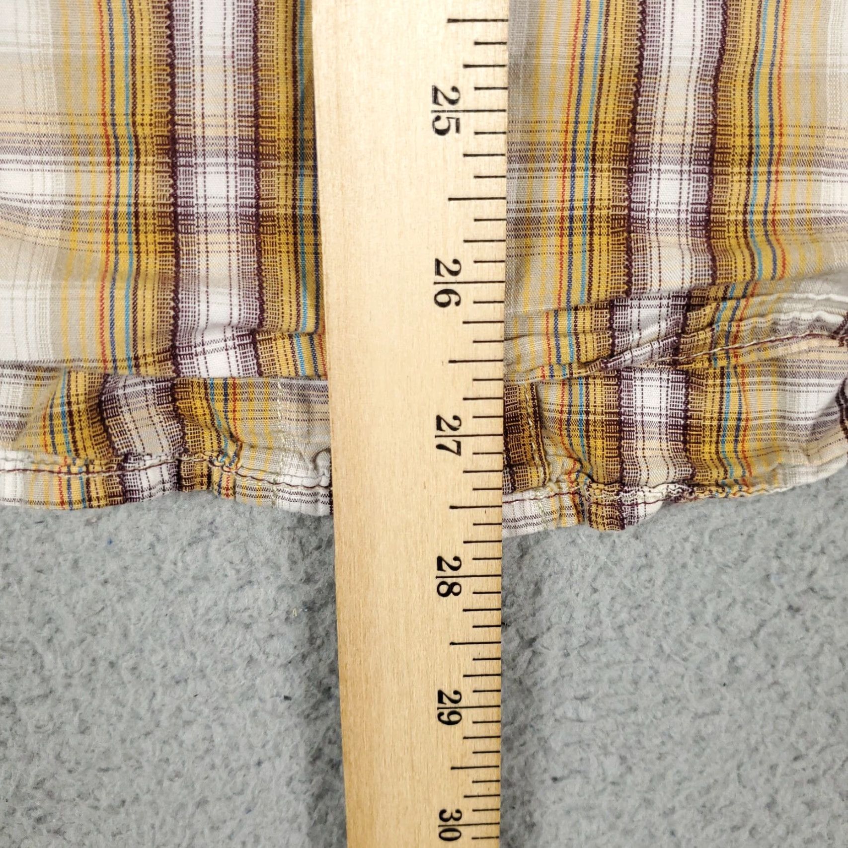 Levi's VINTAGE Levi's Short Sleeve Button-Up Shirt L Beige Plaid Snap Casual Men's Size US L / EU 52-54 / 3 - 5 Thumbnail