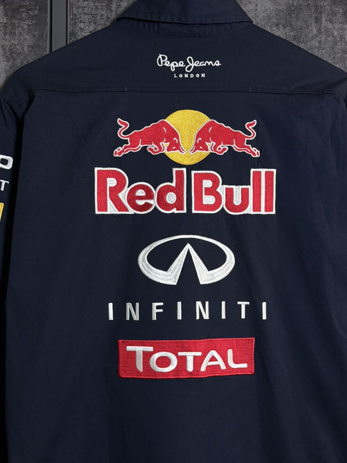 Pepe Jeans Sick Red Bull F1 Infiniti Racing Button Up Pepe Jeans Subaru Size US M / EU 48-50 / 2 - 11 Thumbnail