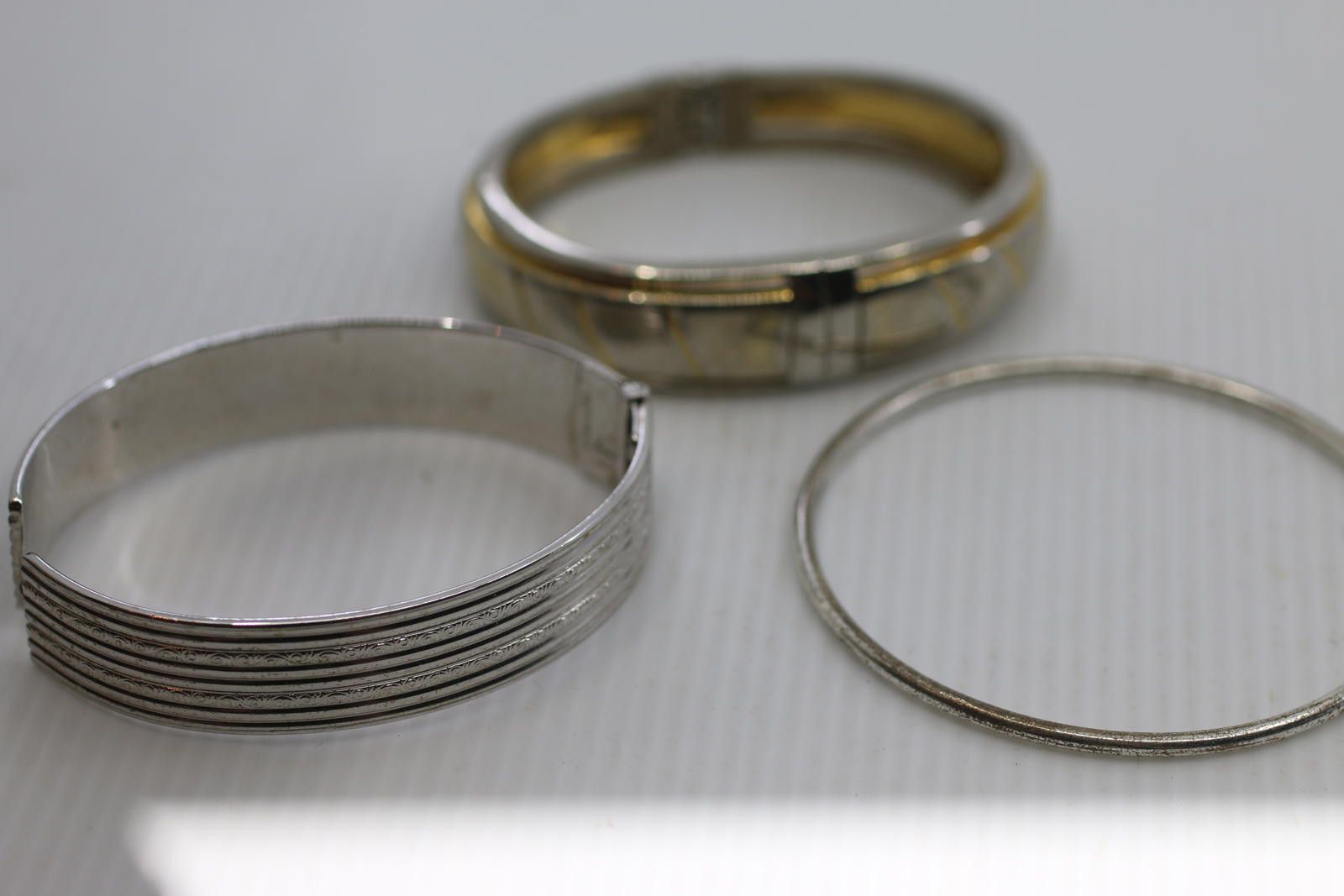 The Unbranded Brand Set of 3 Vintage Silver Engraved Multi Band Hinged Bangle Size ONE SIZE - 1 Thumbnail