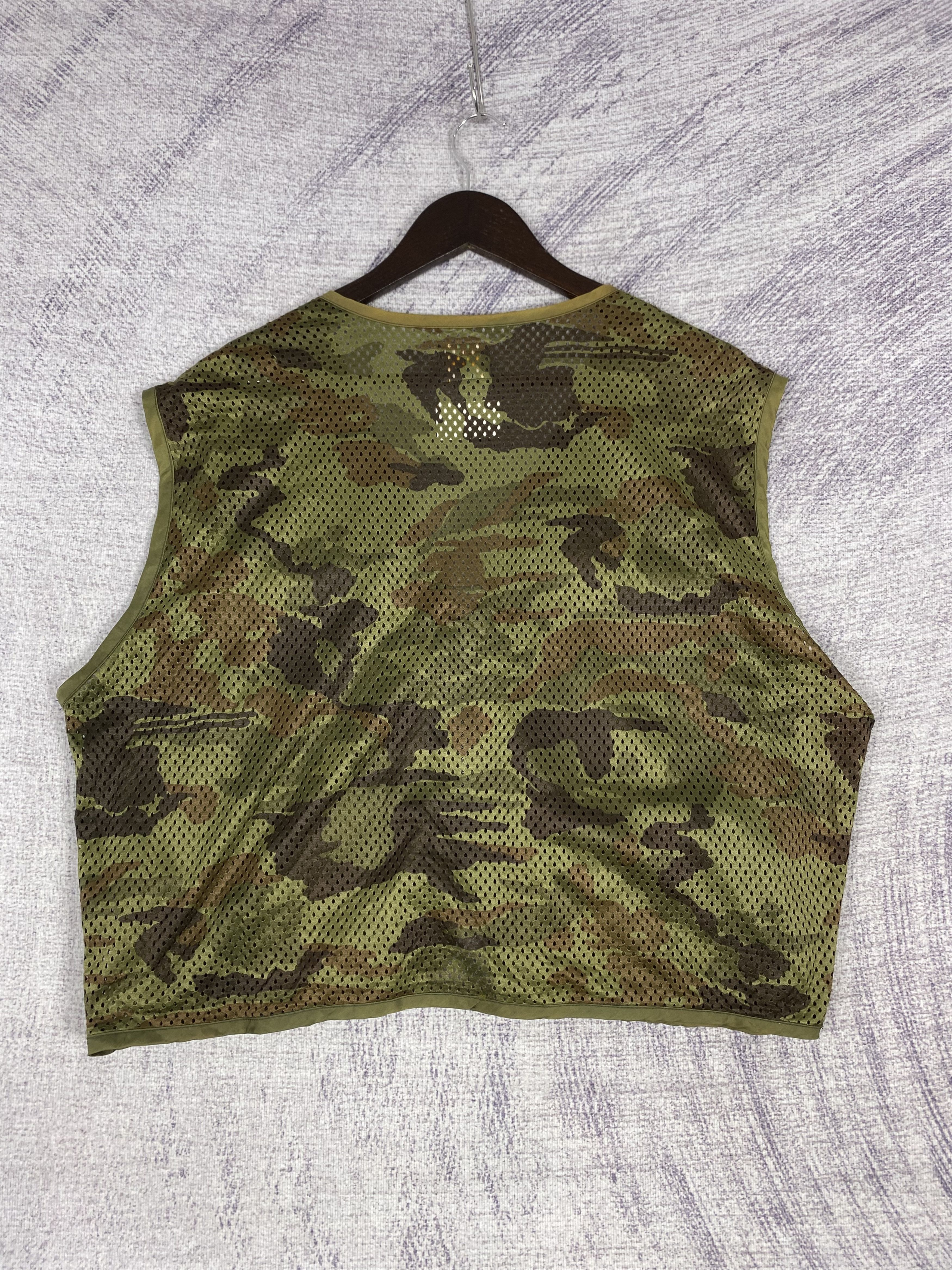 Japanese Brand Vintage Japanese Brand Multi Pocket Camo Utility Vest Size US L / EU 52-54 / 3 - 4 Thumbnail