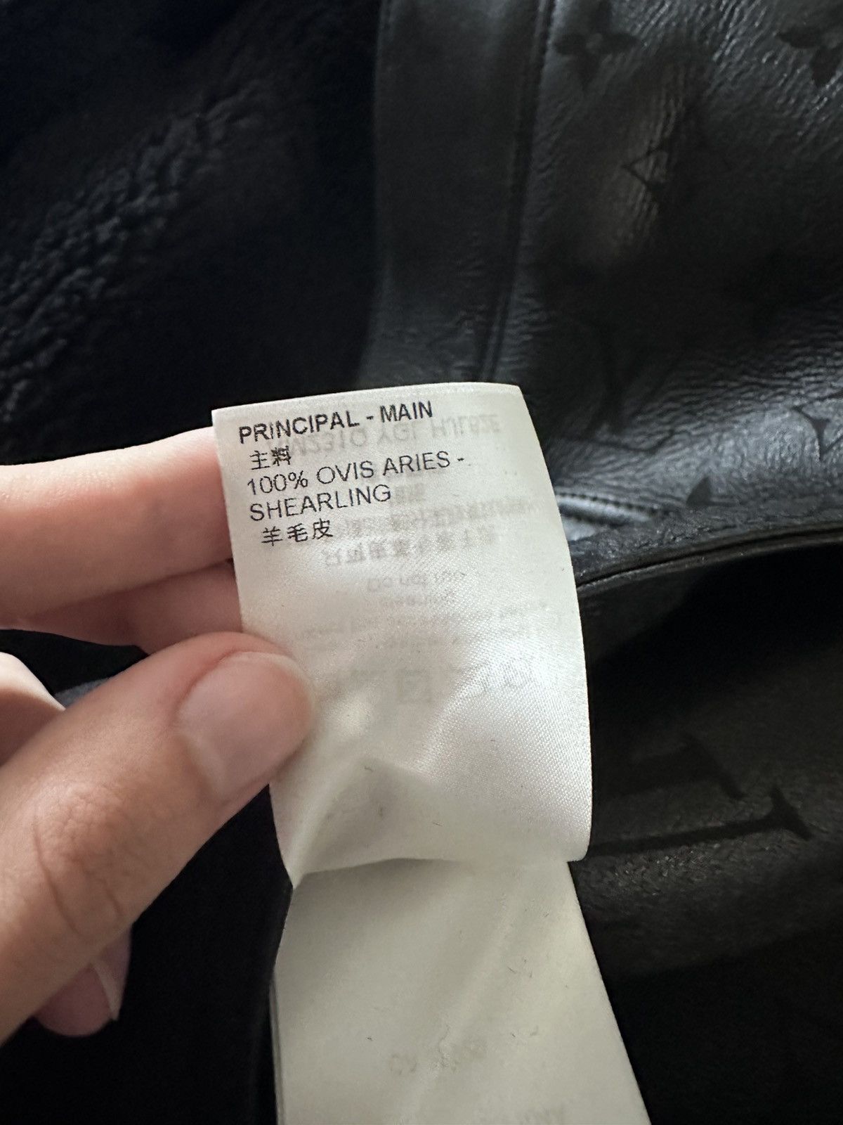 Louis Vuitton louis vuitton embossed monogram shearling jacket black Size US M / EU 48-50 / 2 - 8 Thumbnail