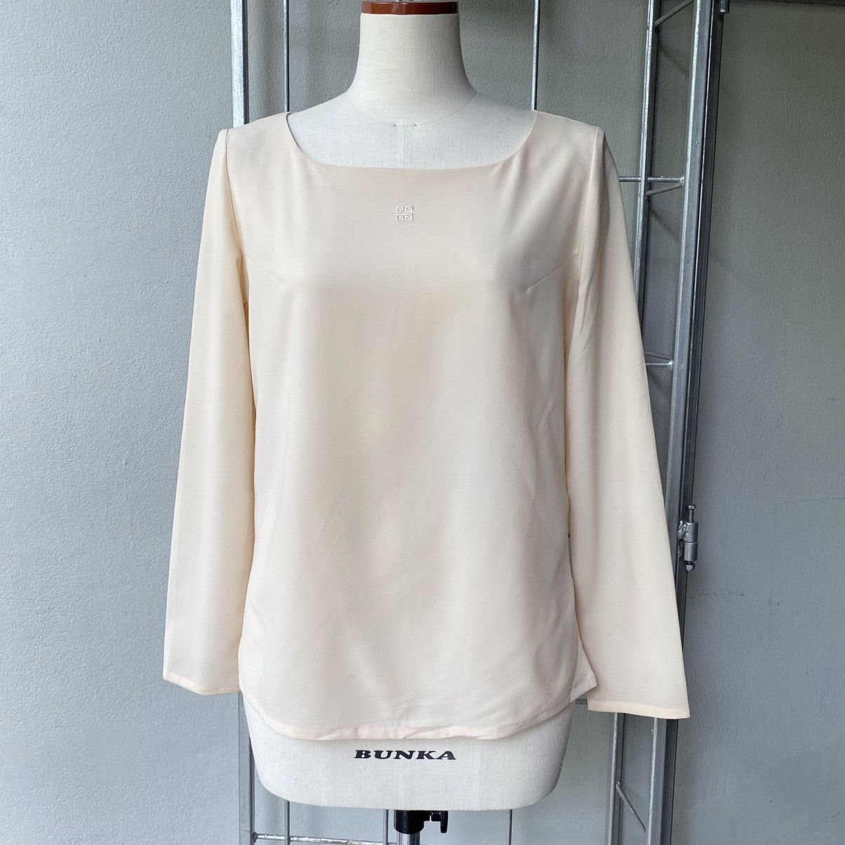 Givenchy Givenchy Soft Yellow Luxe Blouse Size XS / US 0-2 / IT 36-38 - 15 Thumbnail