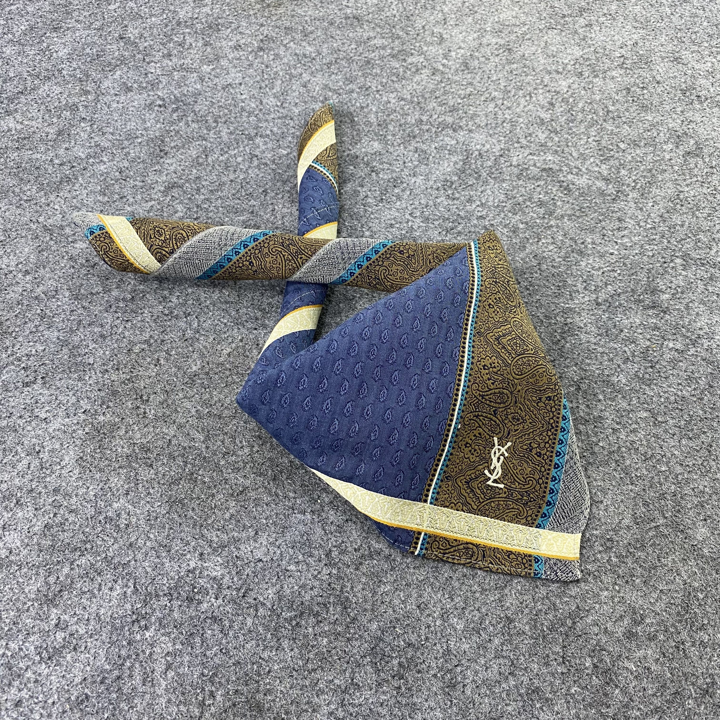 Designer Yves Saint Laurent Handkerchief / Bandana /Neckerchief-B1493 Size ONE SIZE - 1 Thumbnail