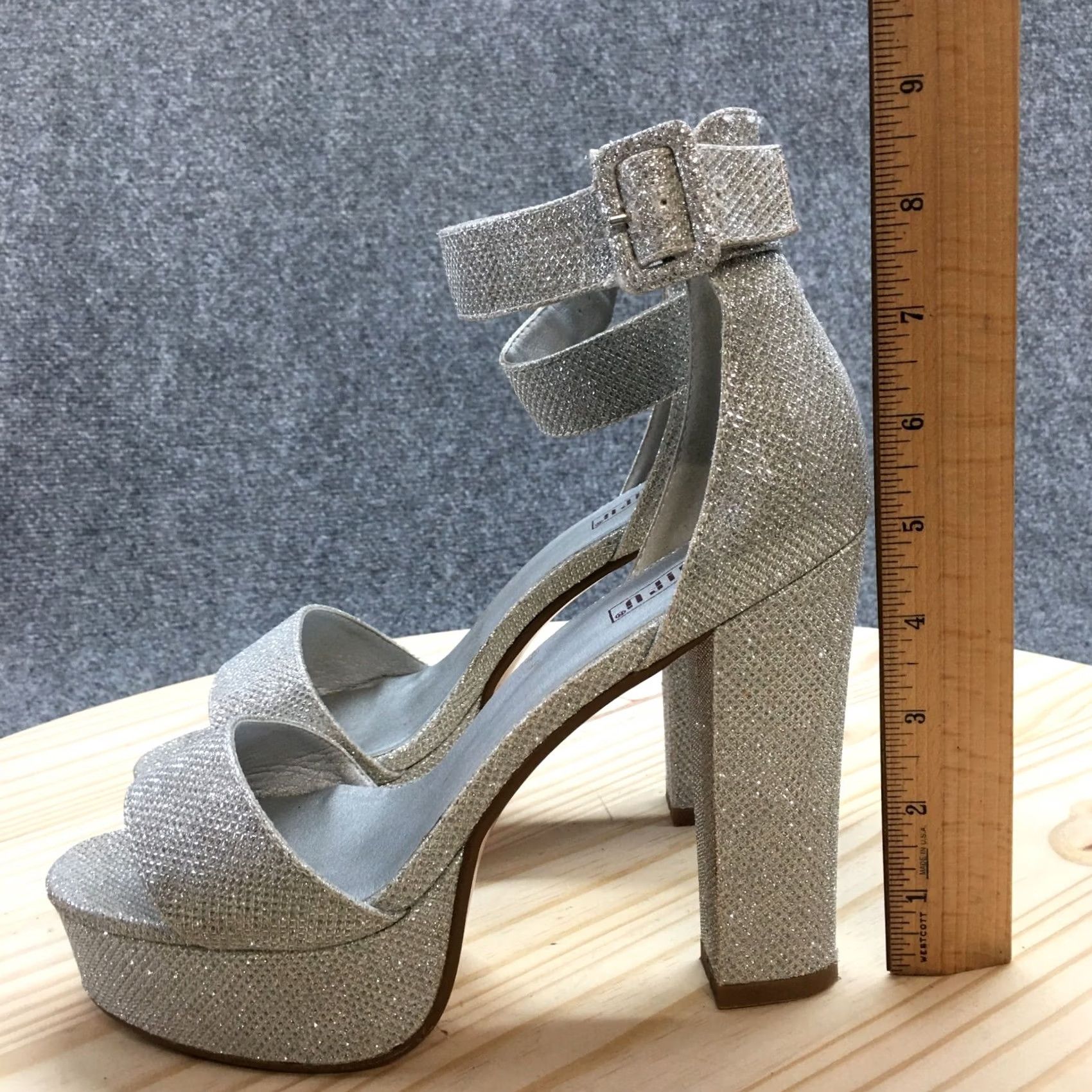 Vintage Idifu Heels Womens 9 Silver Fabric Strappy Platform Buckle Ankle Open Toe Casual Size US 9 / IT 39 - 7 Thumbnail