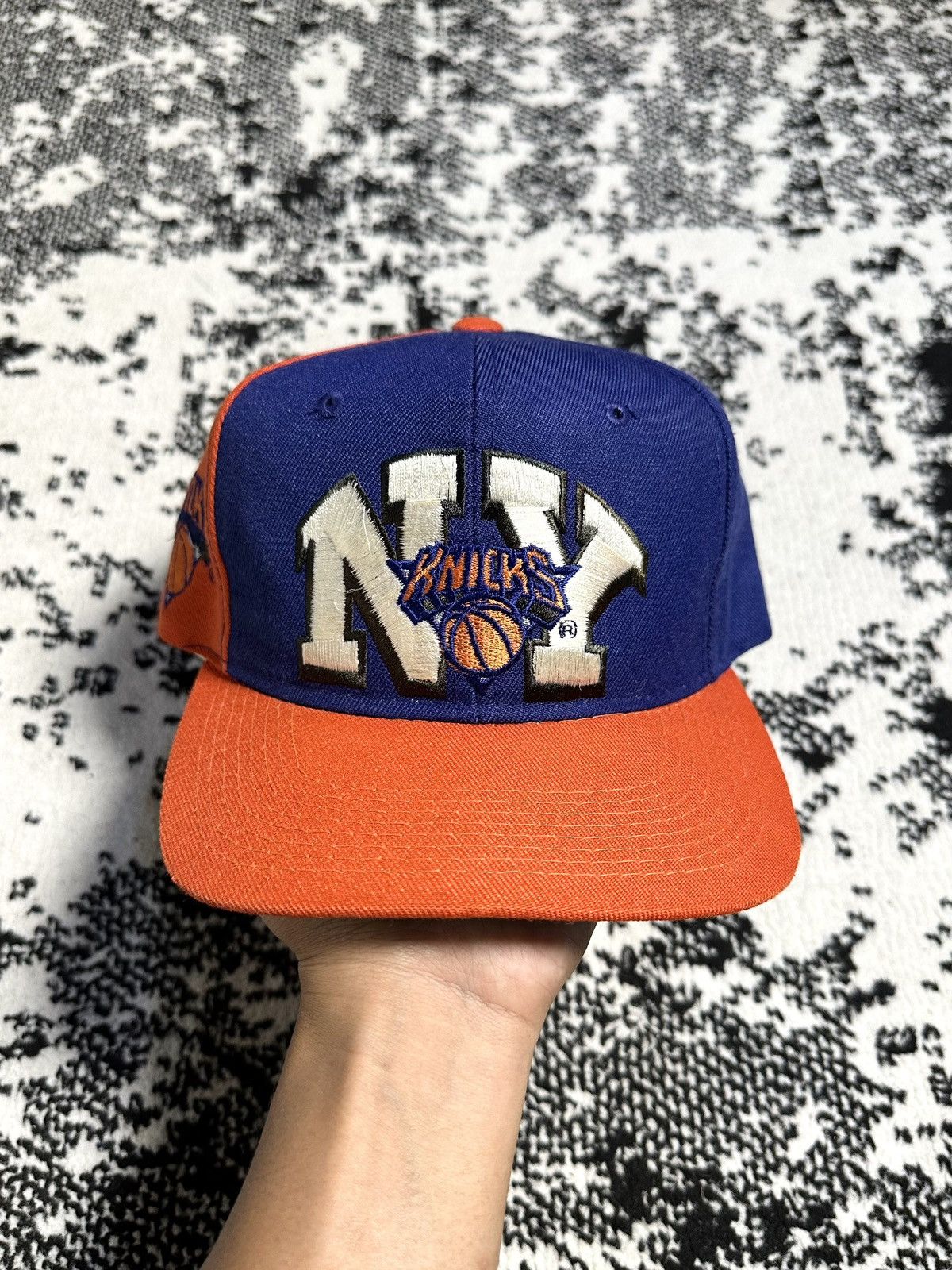 Sports Specialties Vintage 90s NBA New York Knicks Backscrip Hat Size ONE SIZE - 1 Thumbnail