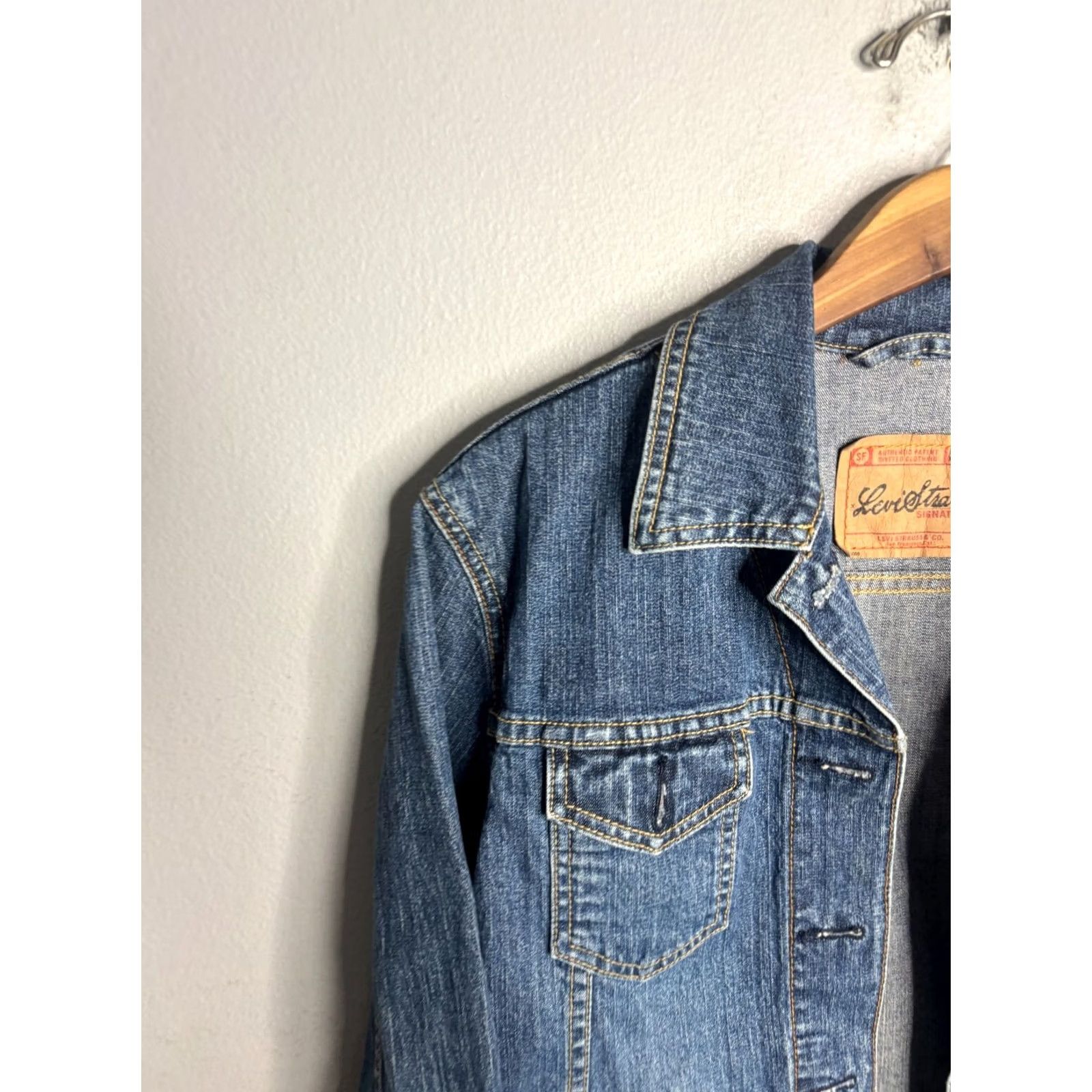 Vintage Signature by Levi Strauss & Co. Trucker Jacket Womens Size S Blue 6312 Short Jacket Size S / US 4 / IT 40 - 2 Thumbnail