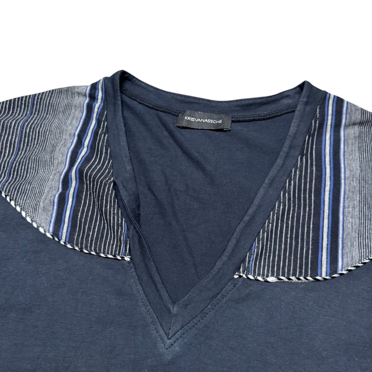 Kris Van Assche Kriss Van Assche Shirt Vneck Size US L / EU 52-54 / 3 - 1 Thumbnail