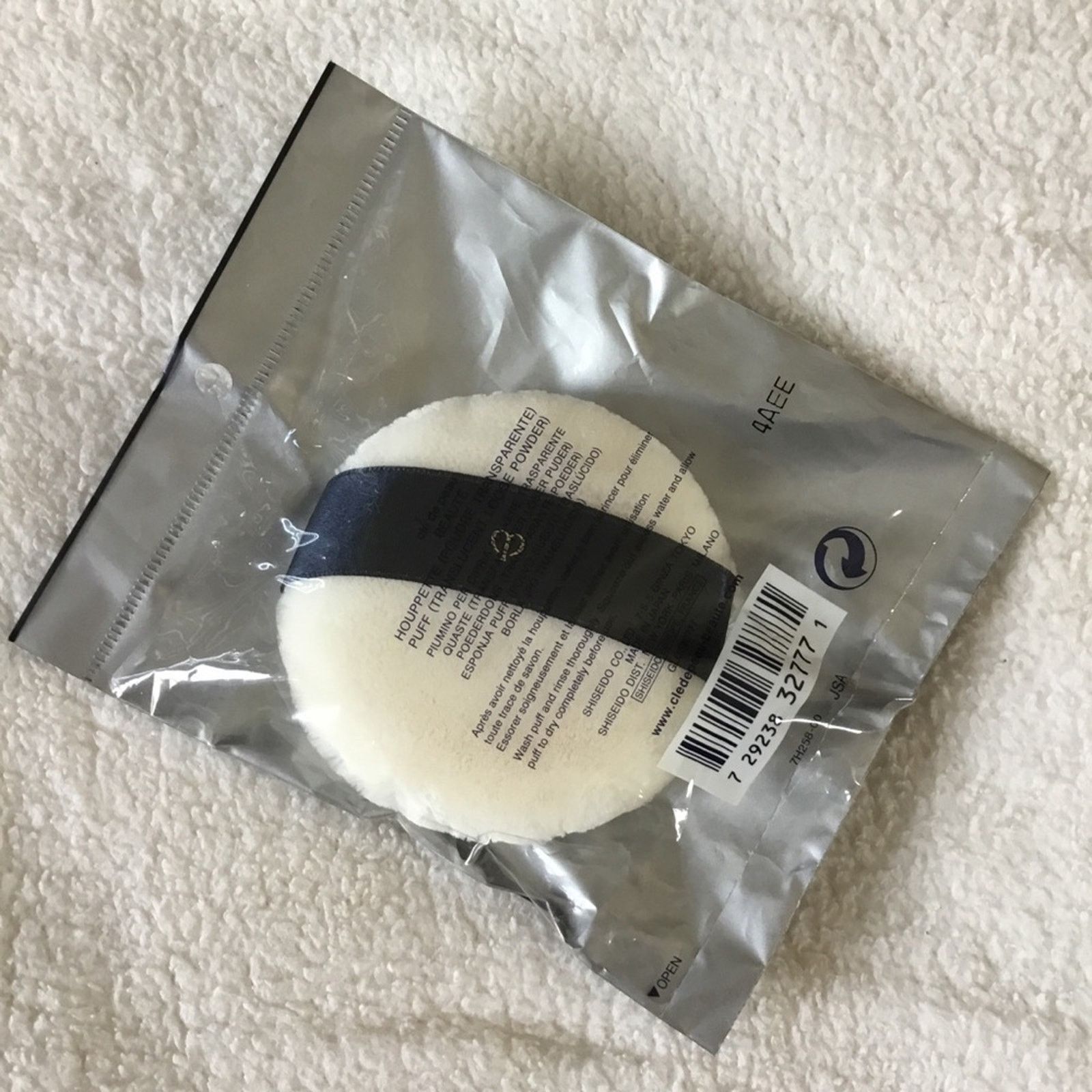 Other Clé de Peau Beauté Translucent Loose Powder Puff Size ONE SIZE - 2 Thumbnail