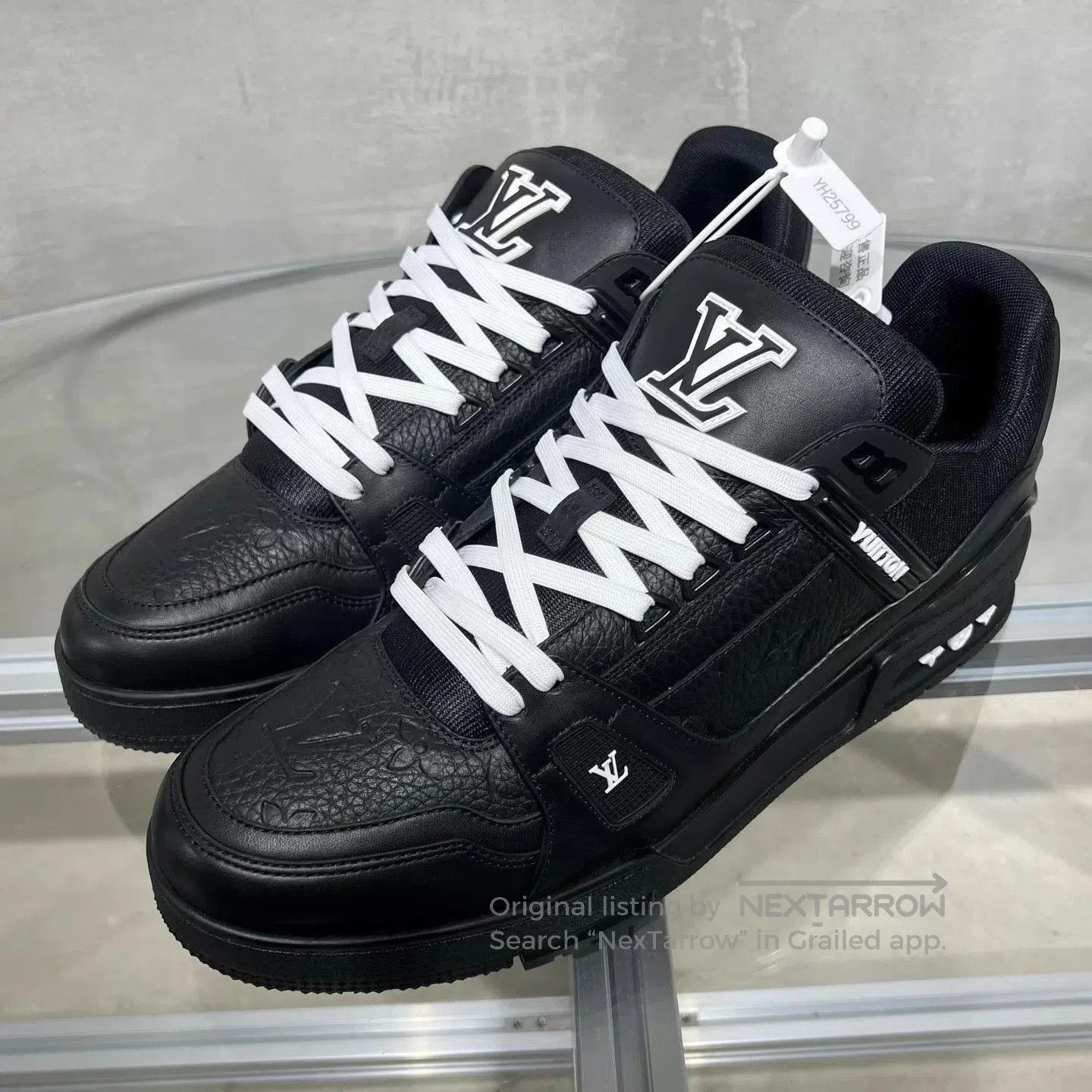 Louis Vuitton Black Low-Top Sneakers Size 11. Size US 11 / EU 44 - 2 Thumbnail