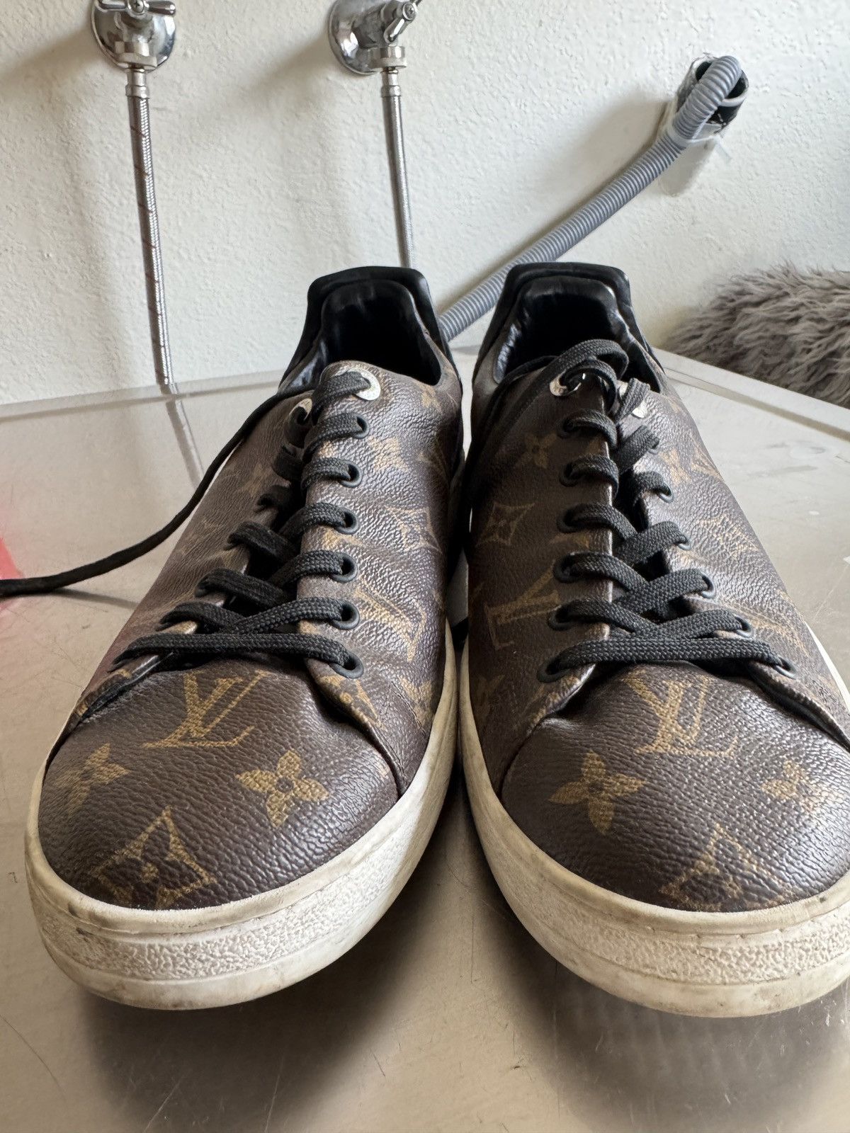 Louis Vuitton Louis Vuitton Frontrow sneakers size 7 UK Size US 8 / EU 41 - 2 Thumbnail