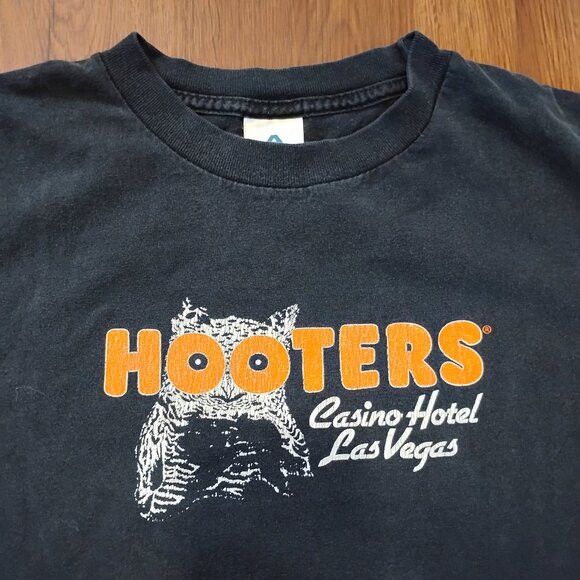 AAA Vintage Hooters Las Vegas No Limit Hold 'Em Poker T-Shirt Size M / US 6-8 / IT 42-44 - 2 Thumbnail