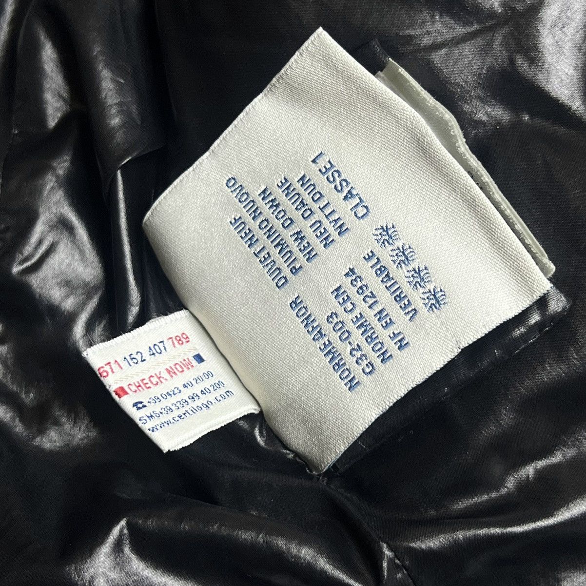 Moncler Moncler Loup Giubbotto down jacket Size M / US 6-8 / IT 42-44 - 13 Thumbnail