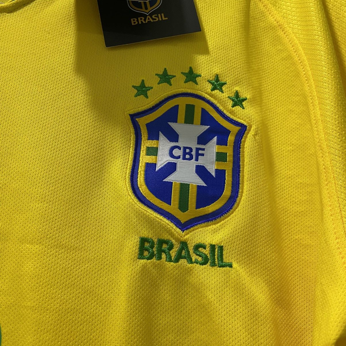 Nike 2018 Brazil Neymar Home Kit NWT Size US L / EU 52-54 / 3 - 9 Thumbnail