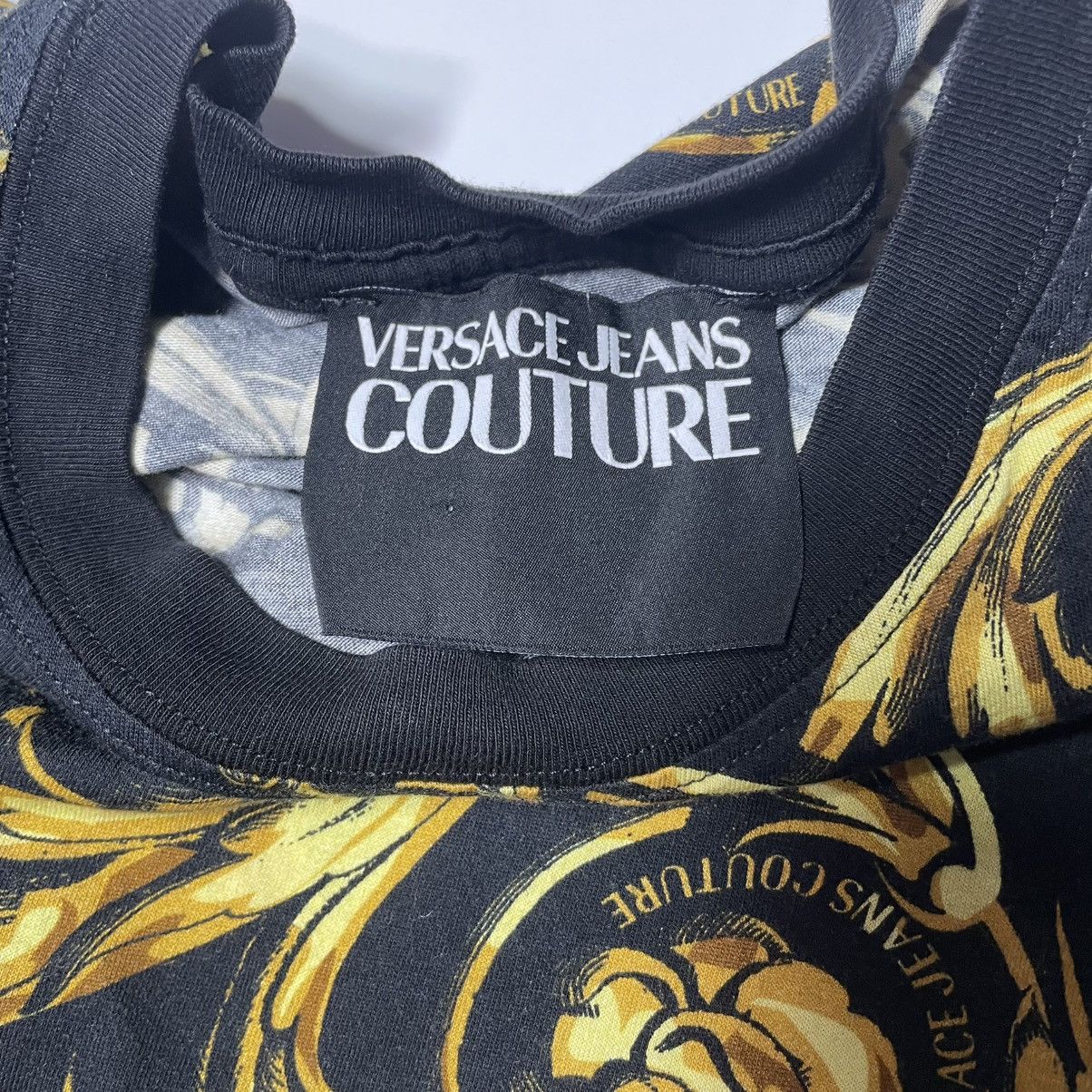 Versace Versace Jeans Couture Gold tshirt Size US S / EU 44-46 / 1 - 3 Thumbnail