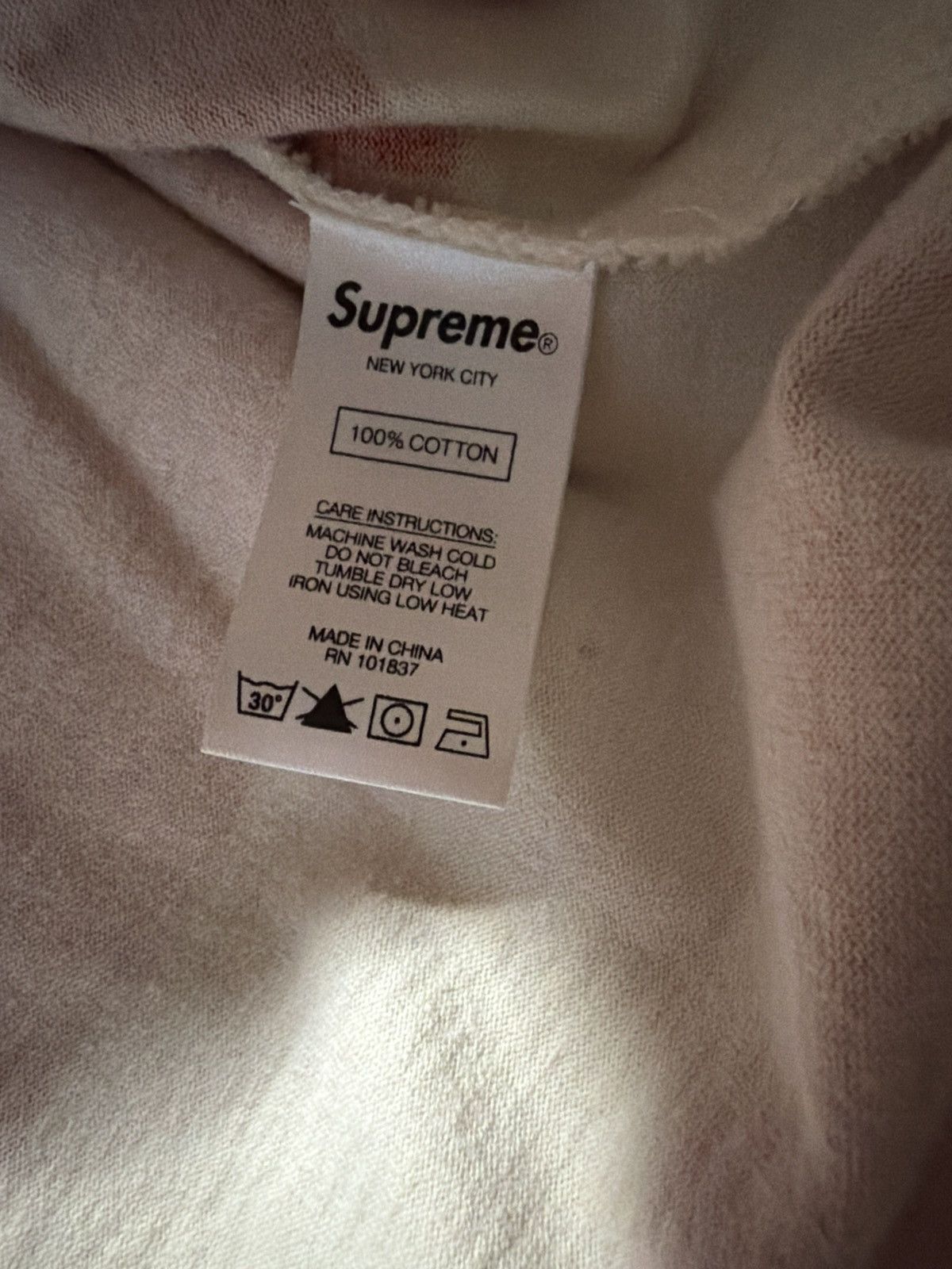 Supreme Supreme Red And White Striped Shirt Worn Once Size Medium Size US M / EU 48-50 / 2 - 3 Thumbnail