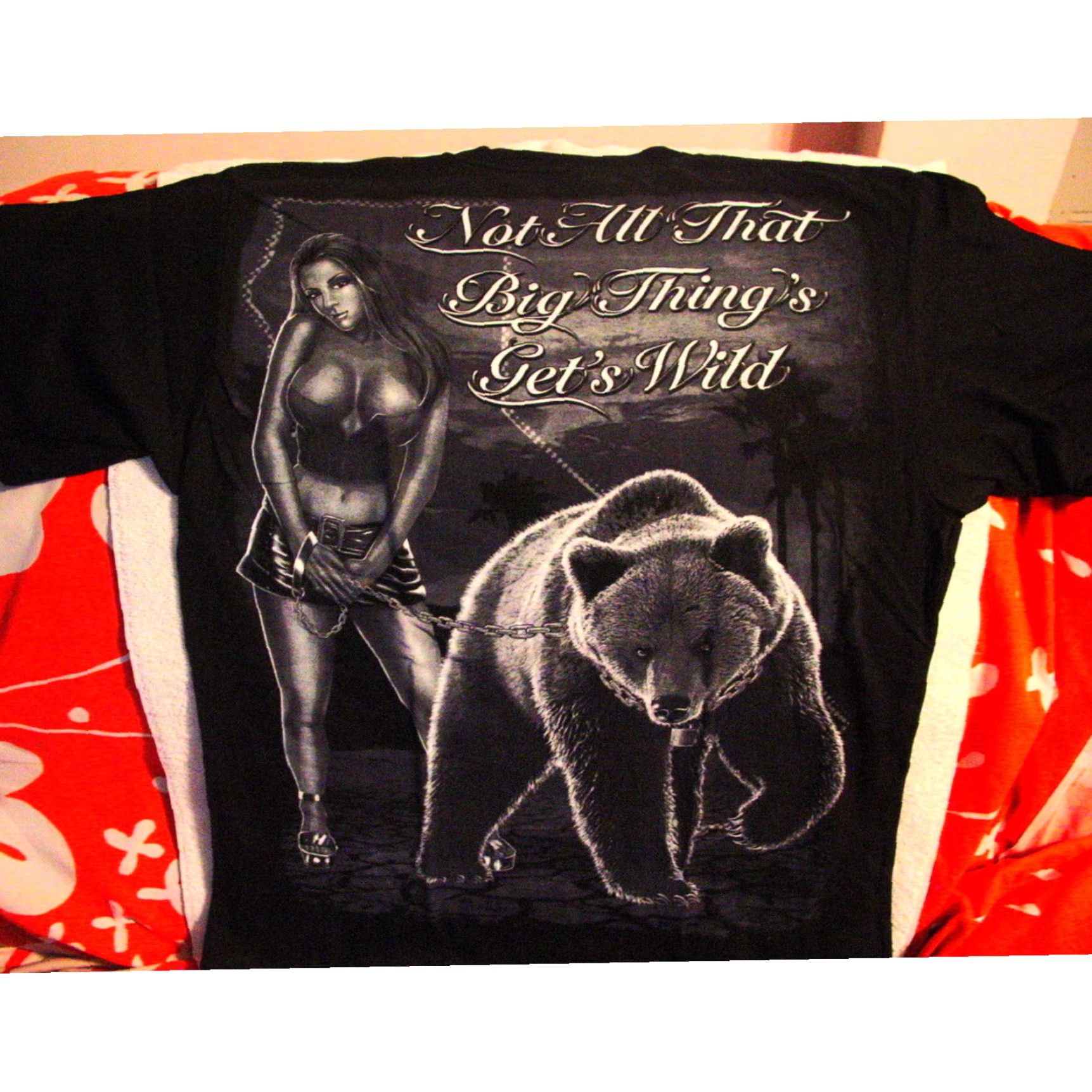 Vintage Wild Bear Woman Big Cotton Extra Large XL Mens T Shirt Size US XL / EU 56 / 4 - 1 Thumbnail