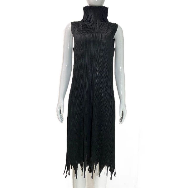 Issey Miyake Issey Miyake size:5 Black pleated dress Size S / US 4 / IT 40 - 1 Thumbnail