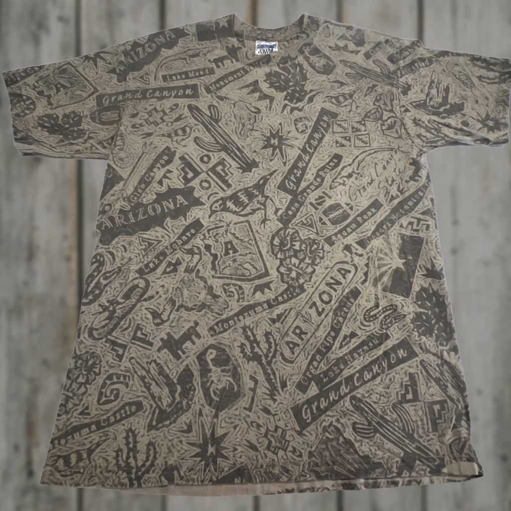 Gildan VINTAGE Arizona Geography T Shirt Large Allover Print Grand Canyon Tombstone Southwestern Green 1990s Gildan Cotton Short Sleeve Mens/Large Size US L / EU 52-54 / 3 - 1 Thumbnail