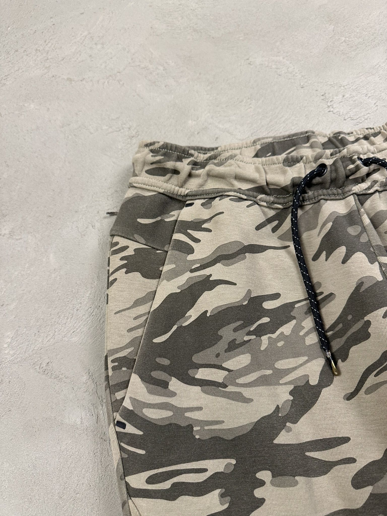Nike Vintage Y2k Nike Tech Fleece Military Camo Drill Sweatpants Size US 32 / EU 48 - 4 Thumbnail