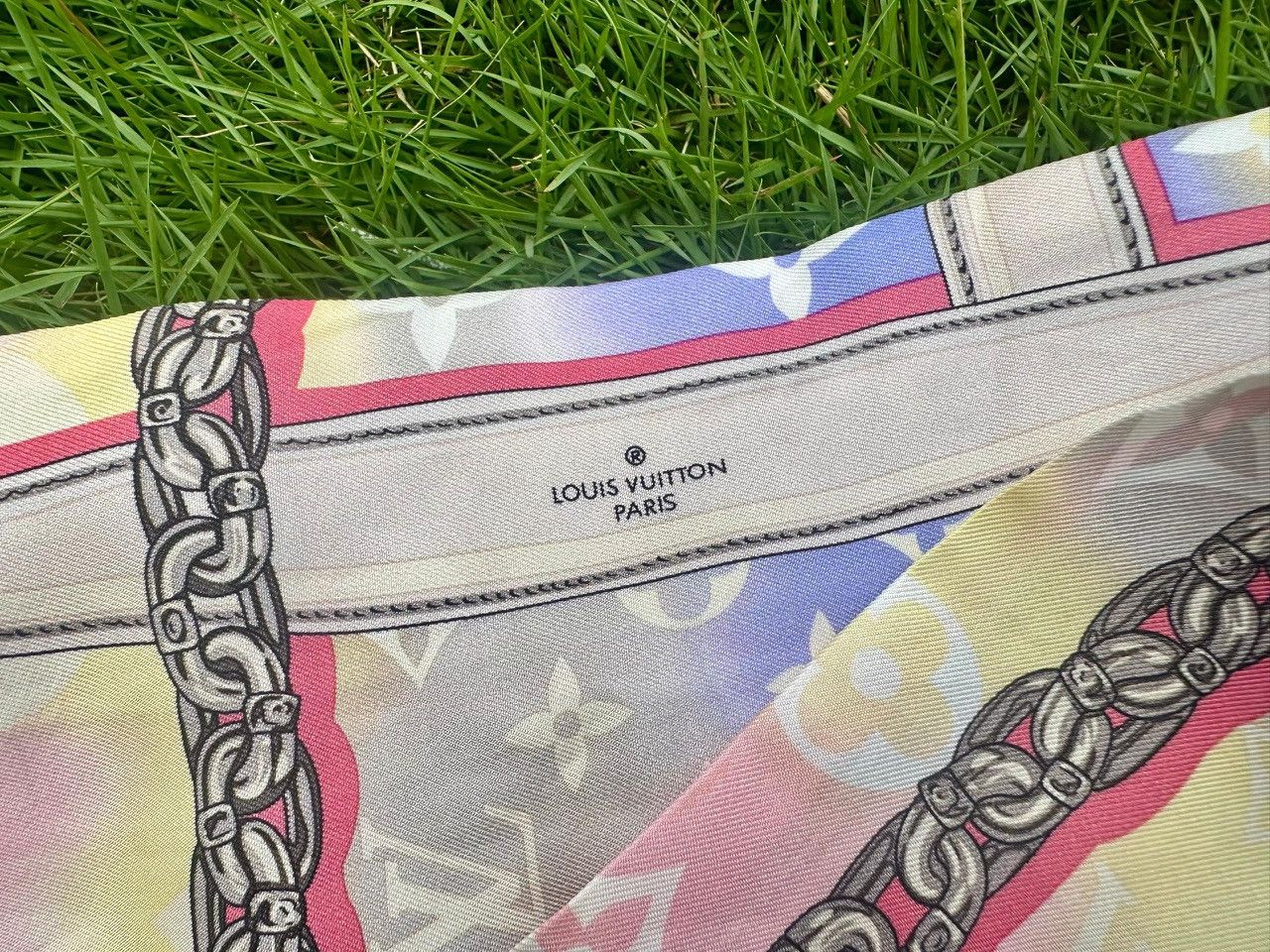 Louis Vuitton Louis Vuitton Silk Escale Confidential Bandeau Scarf Size ONE SIZE - 8 Thumbnail