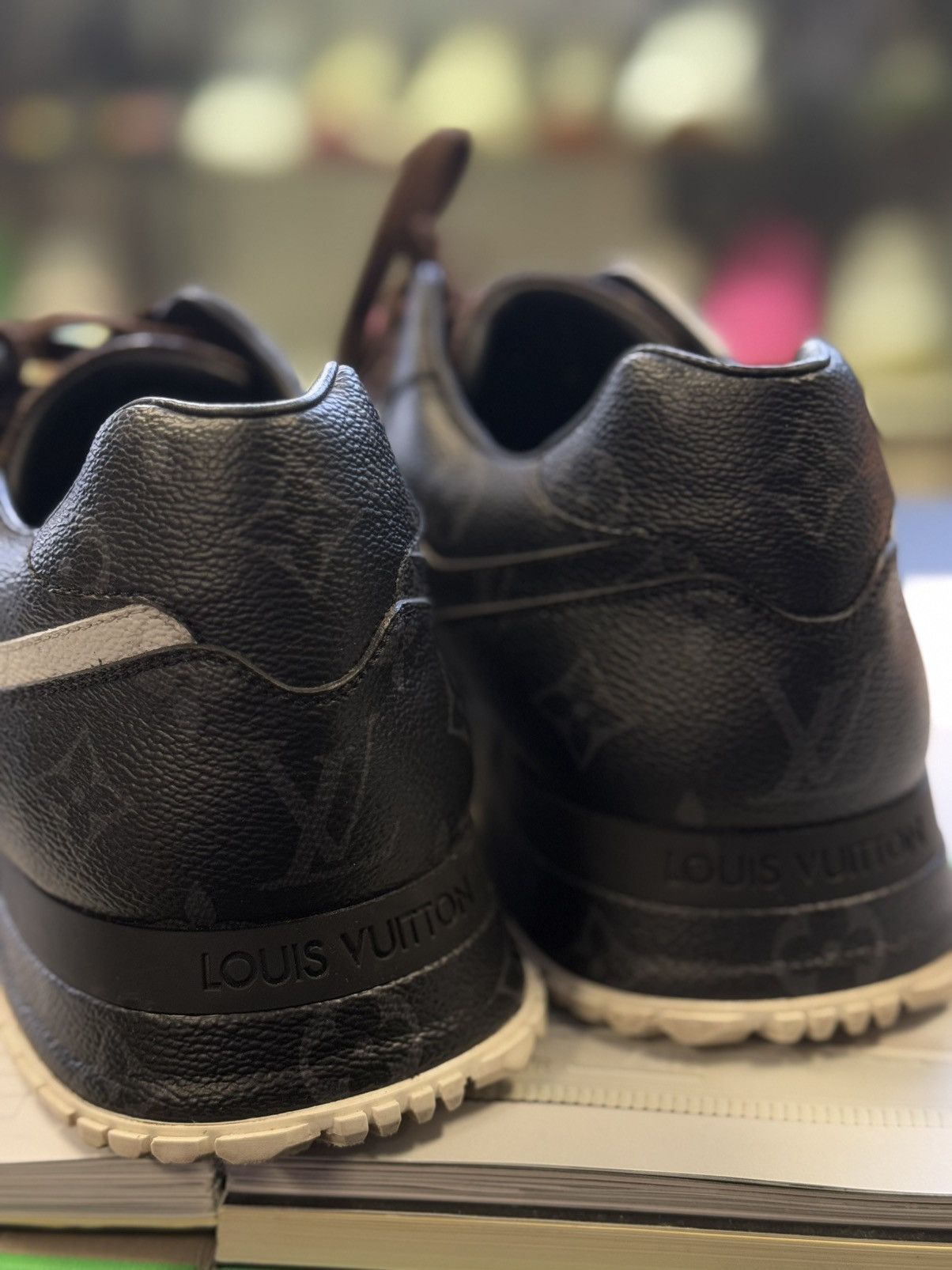 Louis Vuitton 9LV/10US - Louis Vuitton Runaway Trainer Monogram Size US 10 / EU 43 - 15 Thumbnail