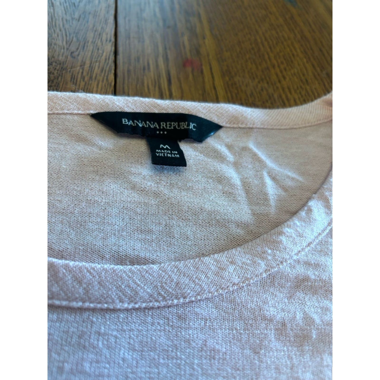 Banana Republic Banana Republic Shirt Womens M Short Sleeve Blouse Beige Zip Flutter Sleeve Classic Round Neck Size M / US 6-8 / IT 42-44 - 2 Thumbnail