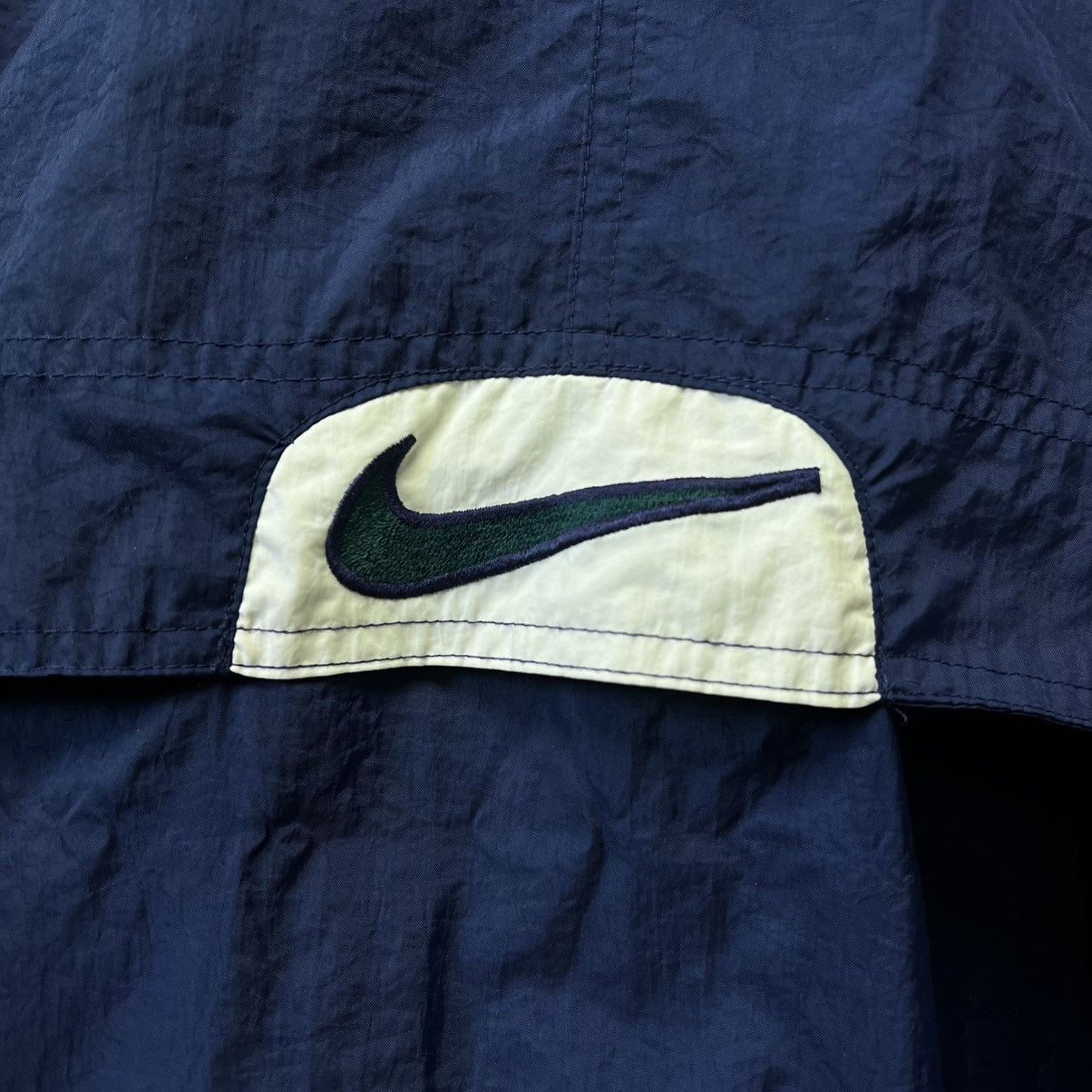 Nike Vintage Nike Windbreaker 90's Jacket Nylon Size M Y2k Size US M / EU 48-50 / 2 - 16 Thumbnail