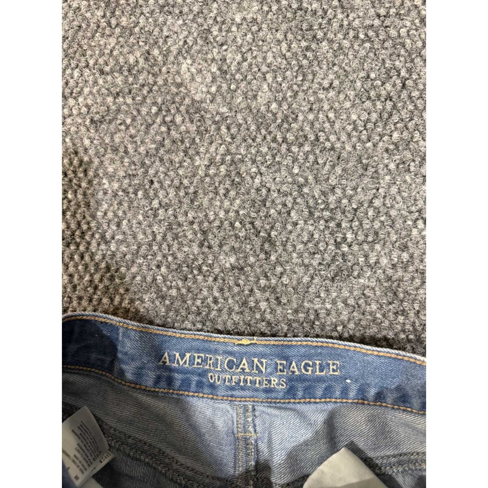 American Eagle Outfitters VINTAGE? No — American Eagle Outfitters Jeans Womens 2 Light Wash High Rise Mom Distressed Size 26" / US 2 / IT 38 - 4 Thumbnail