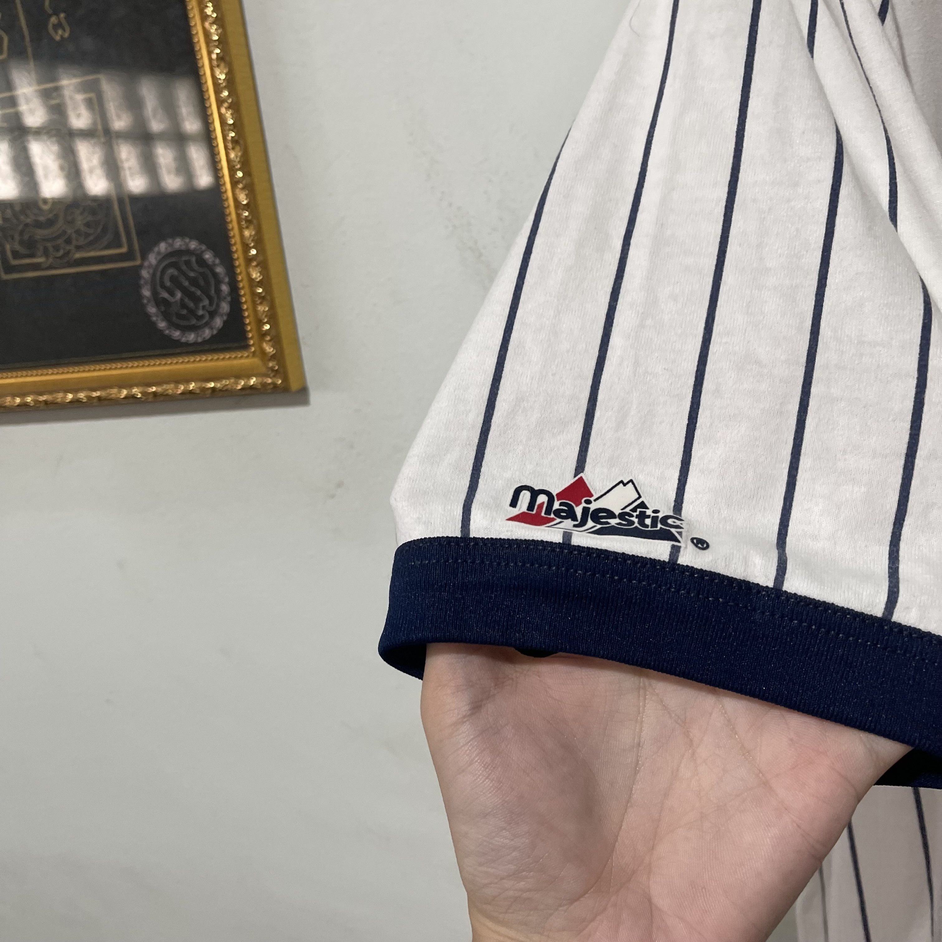 MLB Vintage Minnesota Twins Pinstripe V-Neck T-Shirt Size US L / EU 52-54 / 3 - 5 Thumbnail