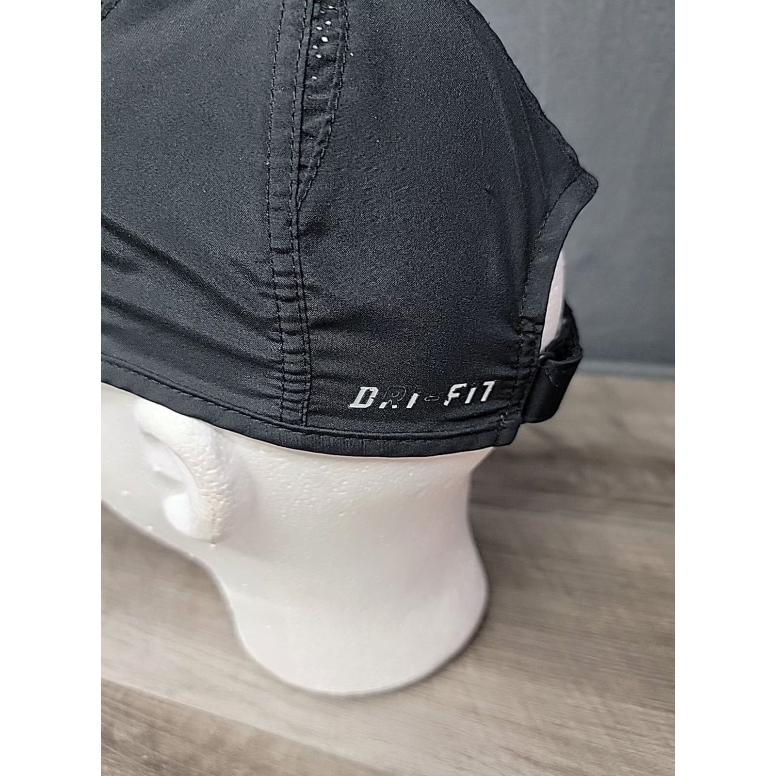 Nike Nike Hat Featherlight Dri-Fit Cap Black Golf Vented Adjustable One Size Running Unisex Adults Strap Back Swoosh Size ONE SIZE - 4 Thumbnail