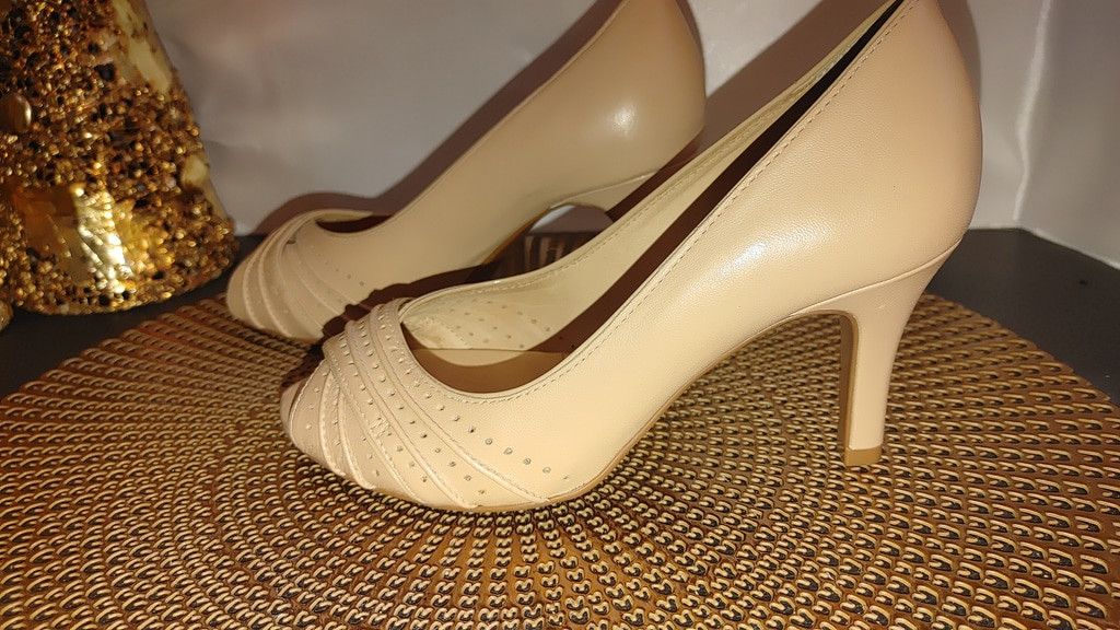 Nude Nurture Pixie Leather Peep Toe Heels Size 6M Size US 6 / IT 36 - 4 Thumbnail