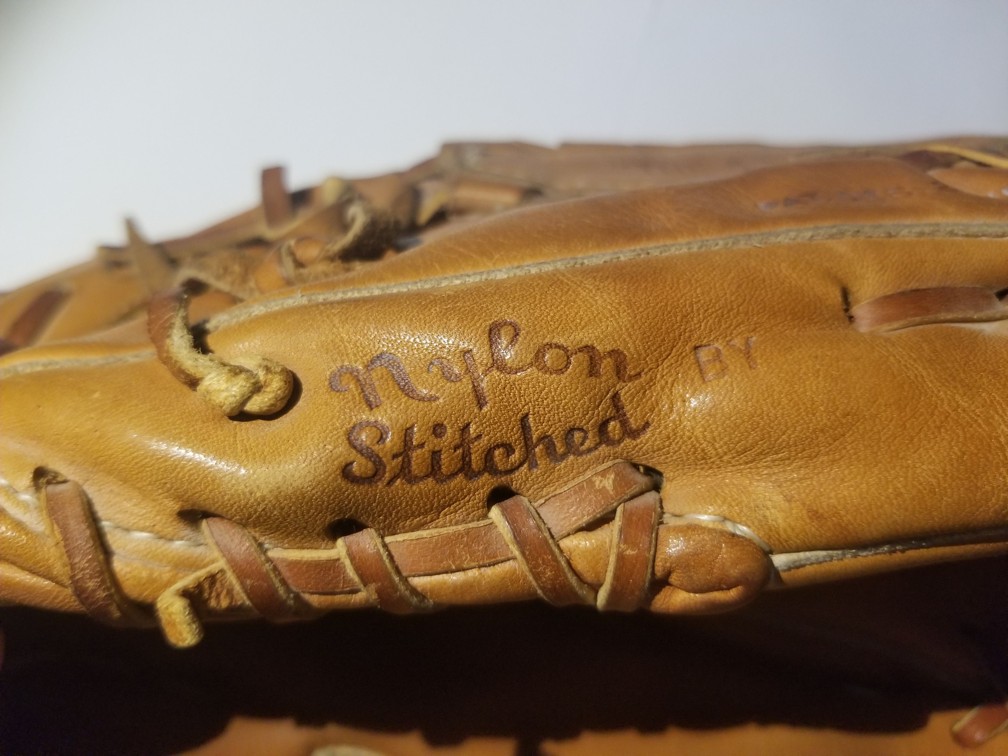 Other A2000 right hand thrower baseball glove XLC . Size ONE SIZE - 7 Thumbnail