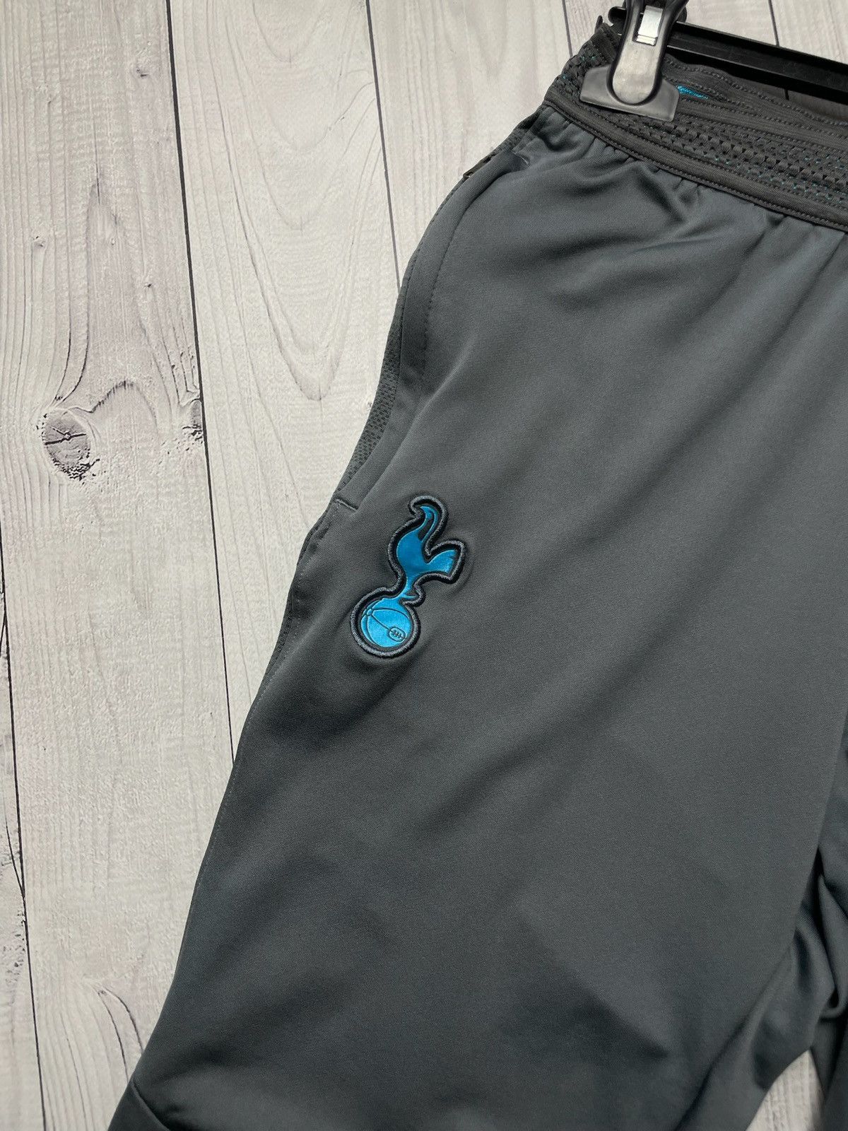 Nike × Vintage Vintage Nike Tottenham soccer joggers size M logo Size US 32 / EU 48 - 2 Thumbnail