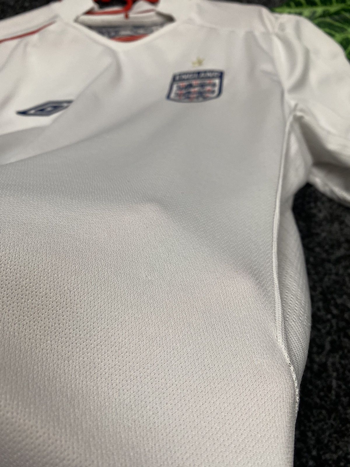 Umbro × Vintage Vintage England 🏴󠁧󠁢󠁥󠁮󠁧󠁿 Umbro Soccer Jersey size M Size US M / EU 48-50 / 2 - 15 Thumbnail