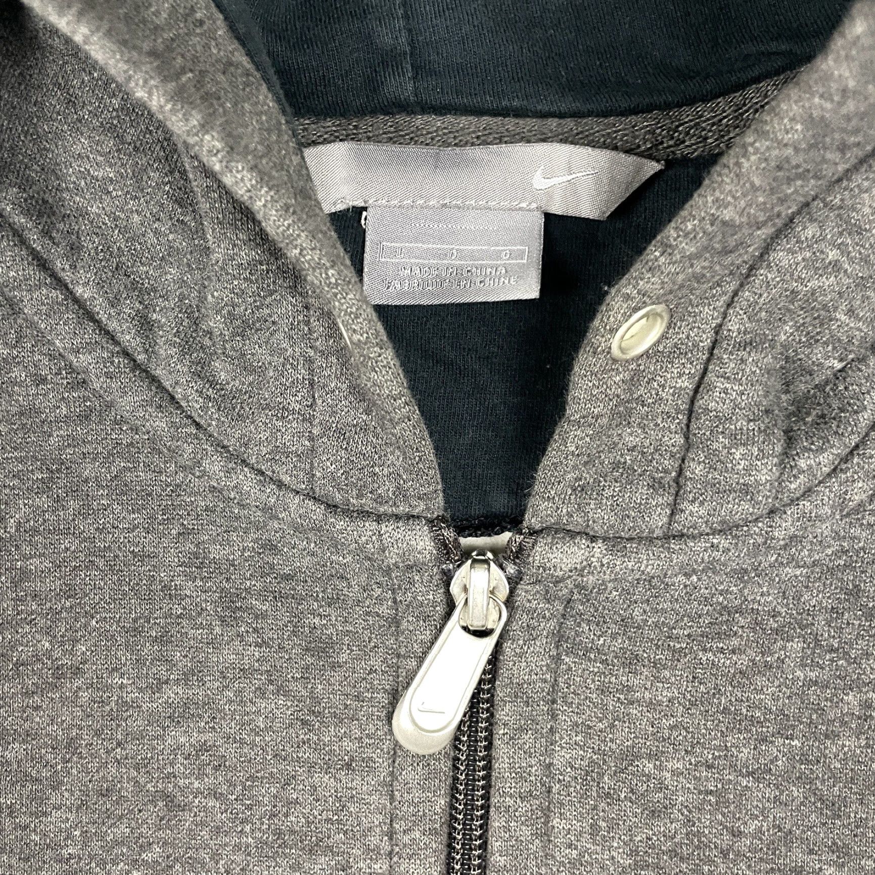 Nike VINTAGE Nike Hoodie Mens L Sweatshirt Swoosh Embroidered Chest Logo Zip Up Graphic Print, Gray, Regular, Pullover, Sports USA Vintage Theme, Men Size US L / EU 52-54 / 3 - 5 Thumbnail
